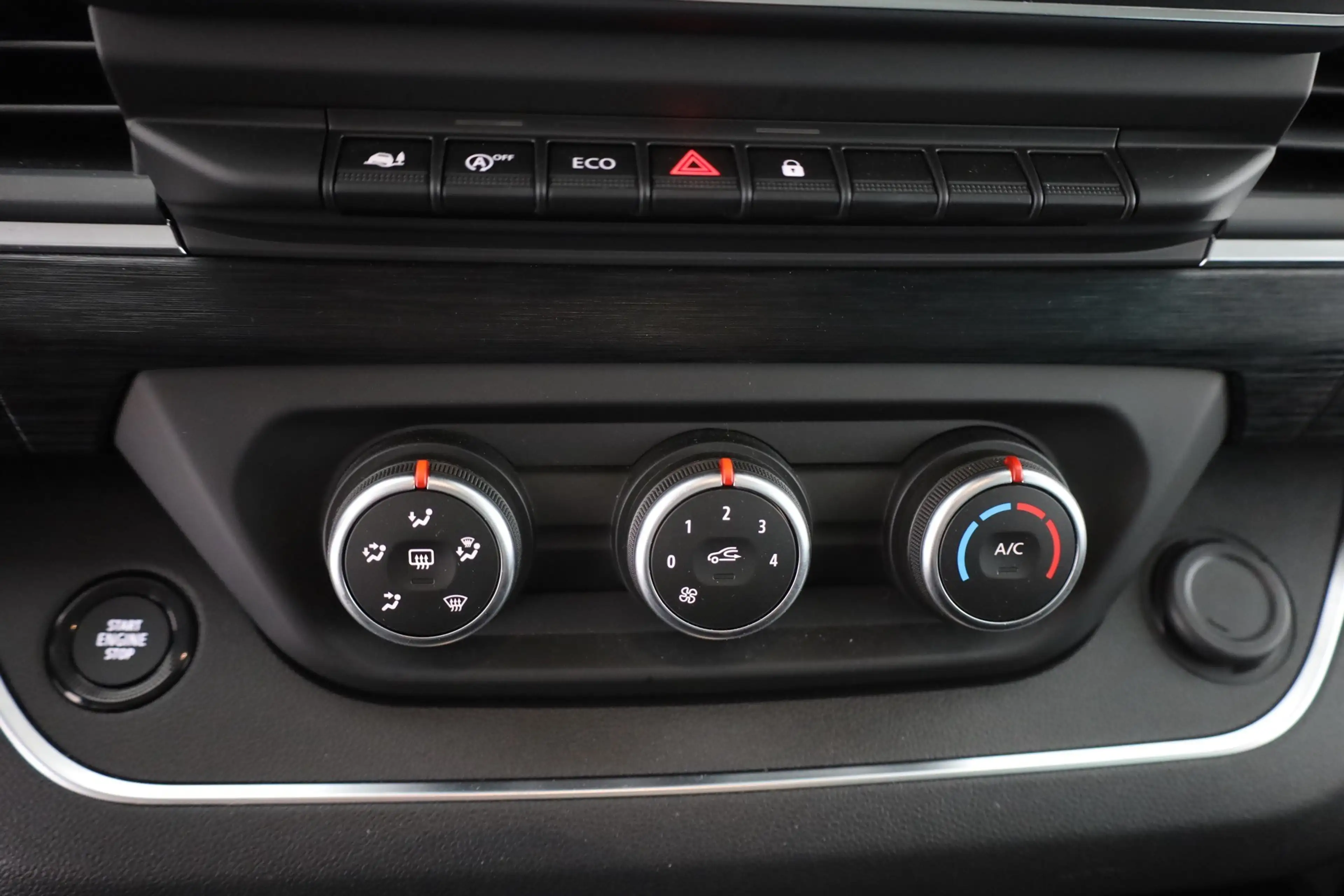 Nissan Primastar 2.0 Kombi Tekna dCi 8-Sitzer LED Navi — photo 12
