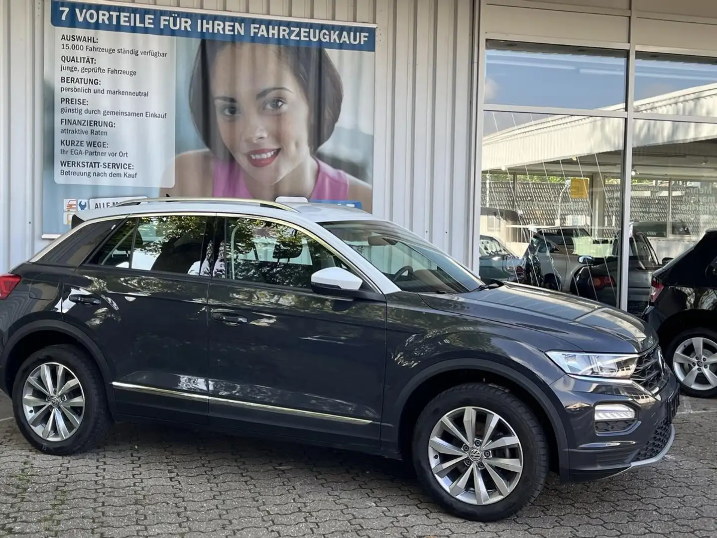 Volkswagen T-Roc 1.0 TSI Style-Beats-SHZ-PDC-Apple-Android-Alu17-1. Grau - 2