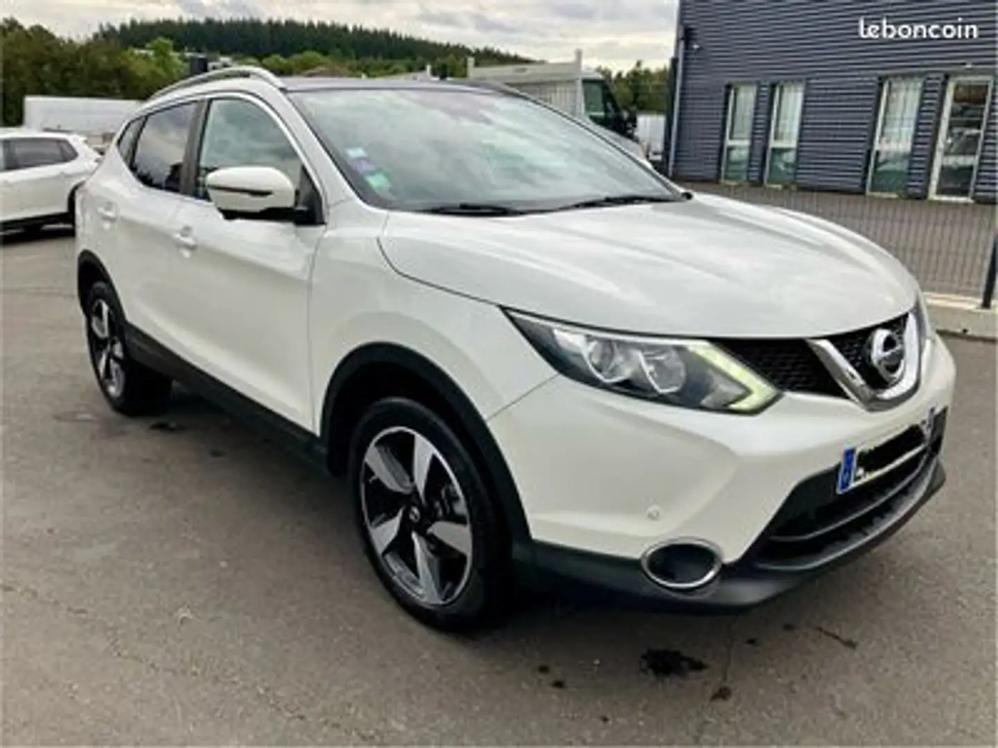 Nissan Qashqai tekna %2B 115 chv 1er main Blanc - 1