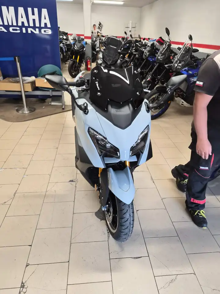 Yamaha Tmax 560