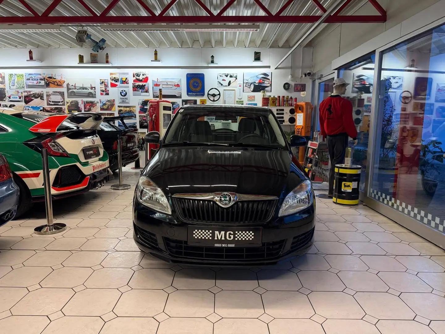 Skoda Fabia Active Schwarz - 2