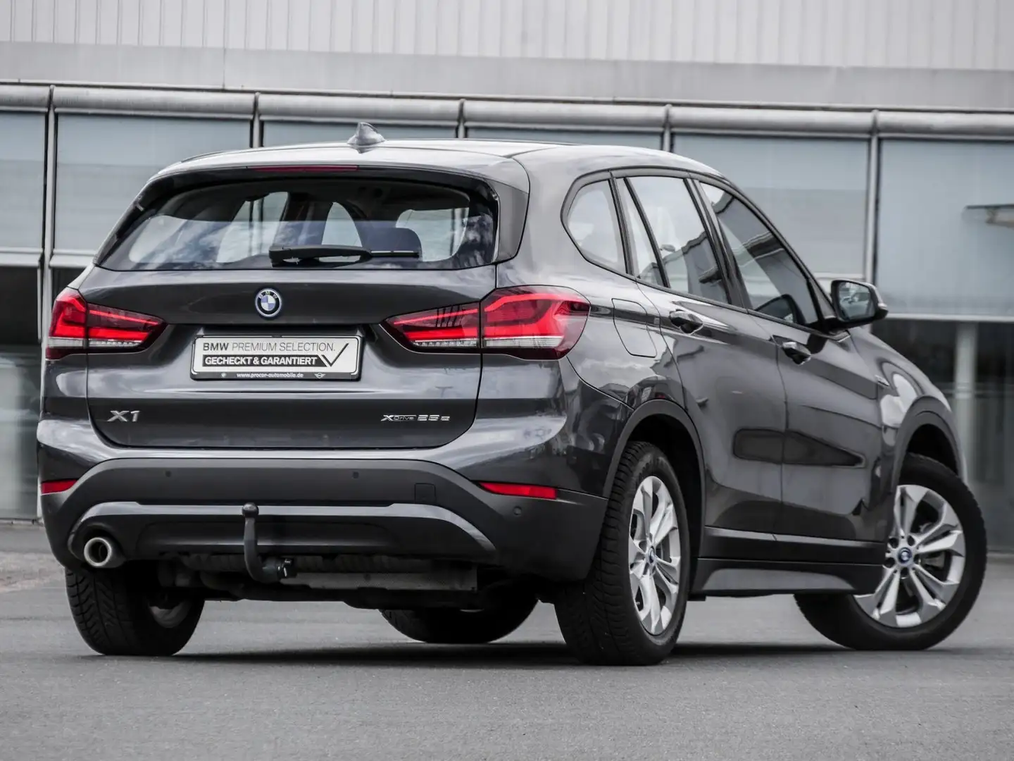 BMW X1 xDrive25e NAVI+PDC+LED+SPORTSITZ+AHK uvm. Grau - 2