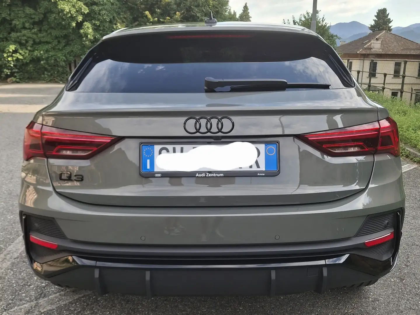Audi Q3 Q3 Sportback 35 2.0 tdi Identity Black s-tronic Grigio - 2
