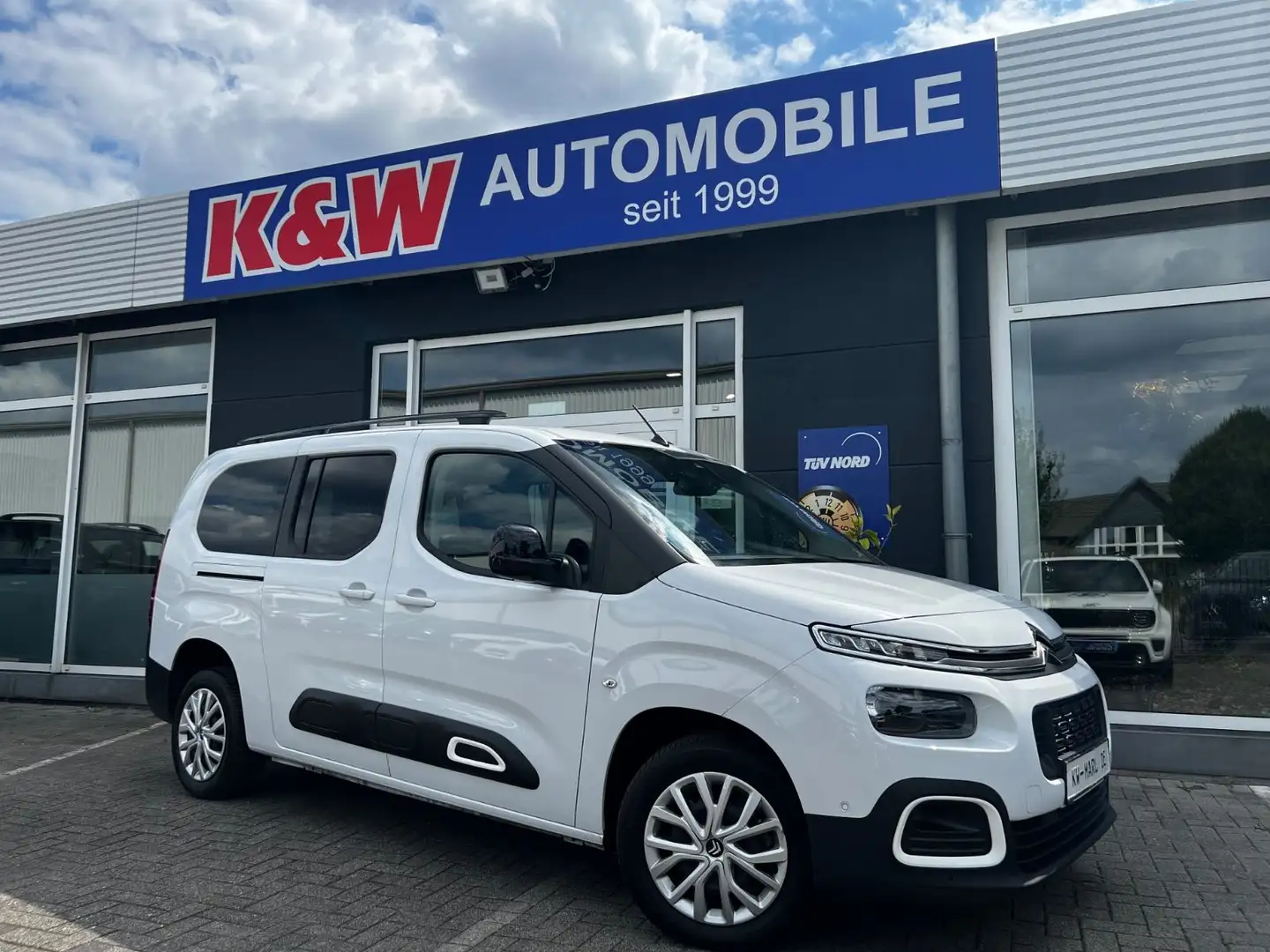 Citroen Berlingo BERLINGO XL 7 SITZE NAVI SITZHEIZ. ALLWETTER AHK Weiß - 1
