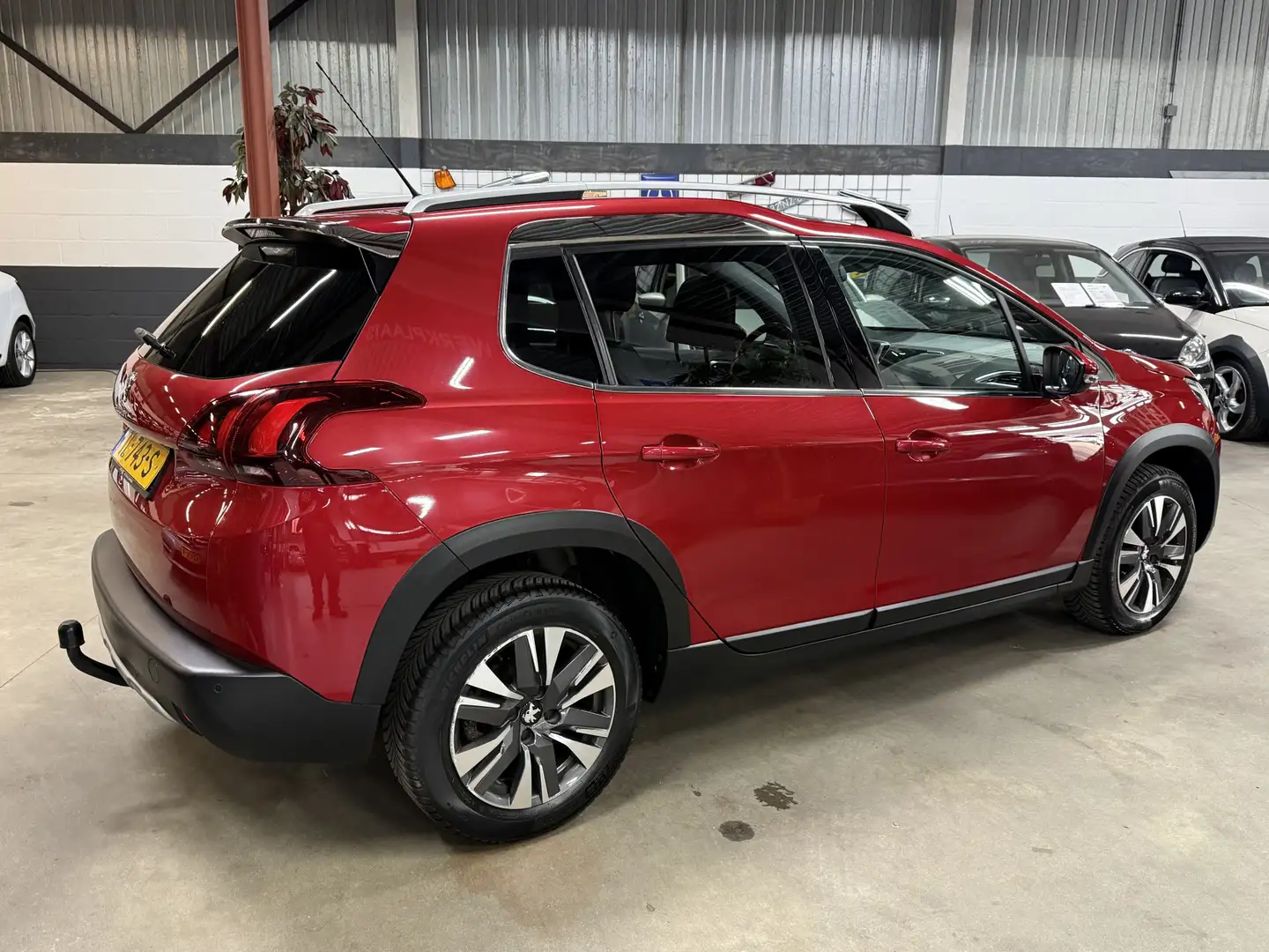 Peugeot 2008 1.2 PureTech Allure Verkocht!!! Rood - 2