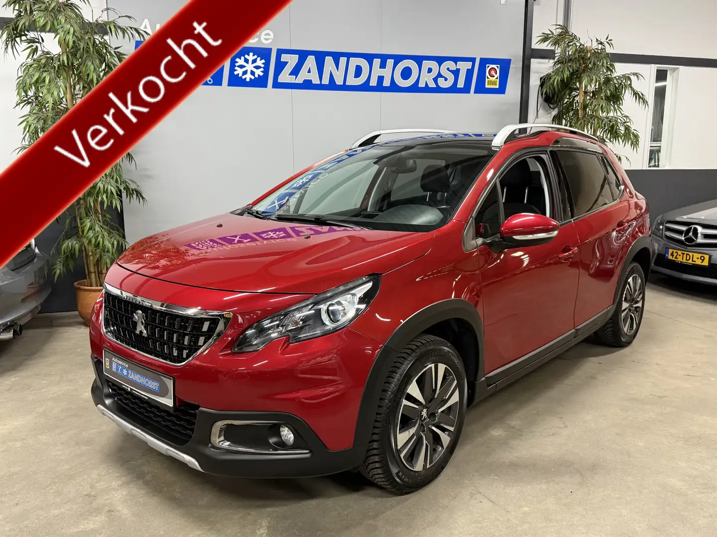 Peugeot 2008 1.2 PureTech Allure Verkocht!!! Rood - 1