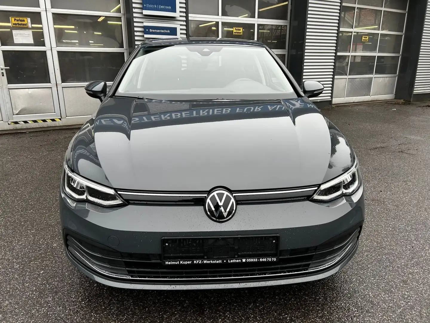 Volkswagen Golf Life Navi Klima SHZ LED APP PDC V&H Grau - 2
