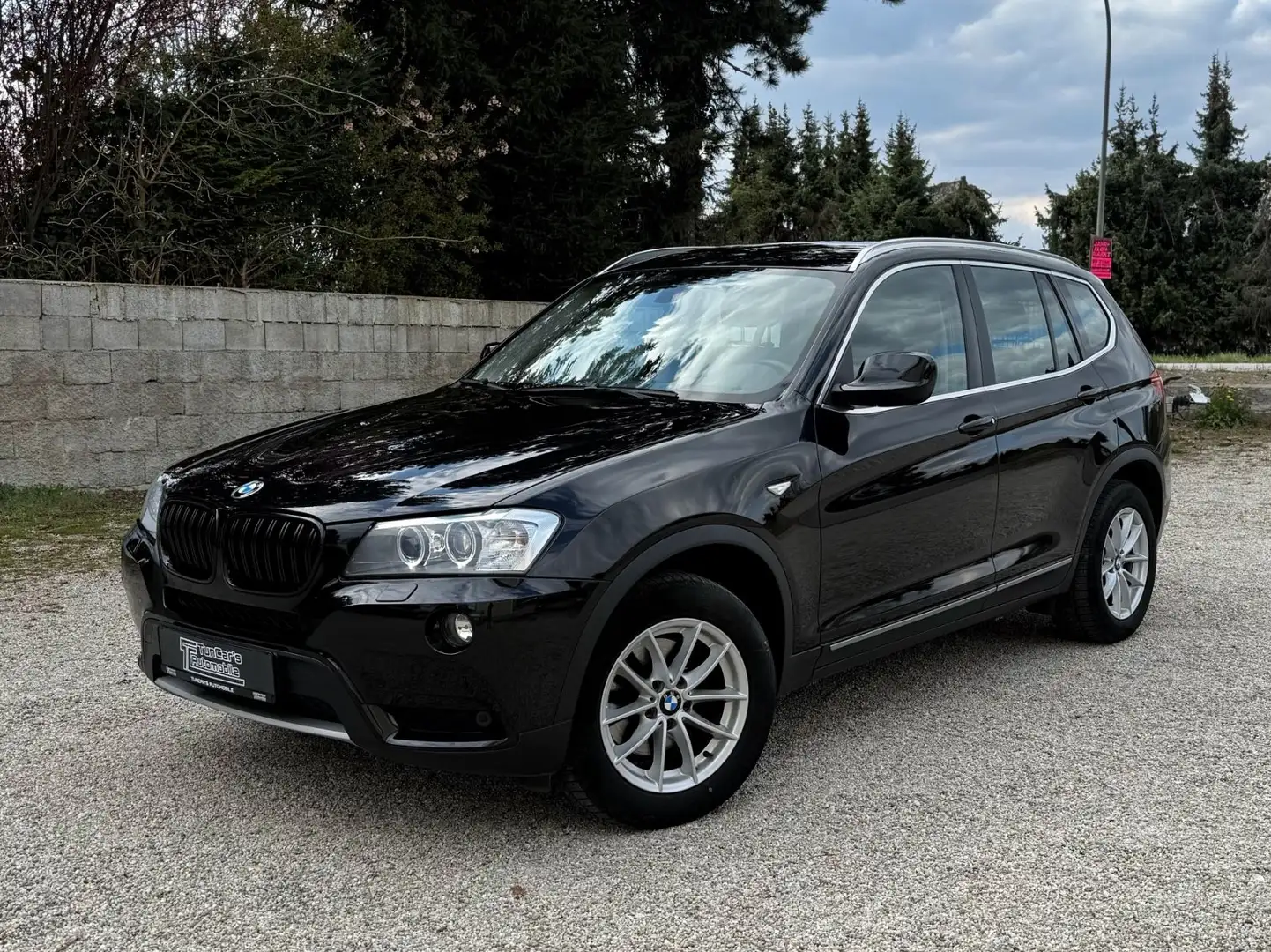 BMW X3 20d xDrive BiXenon/AHK/Navi/Leder/PDC Schwarz - 1