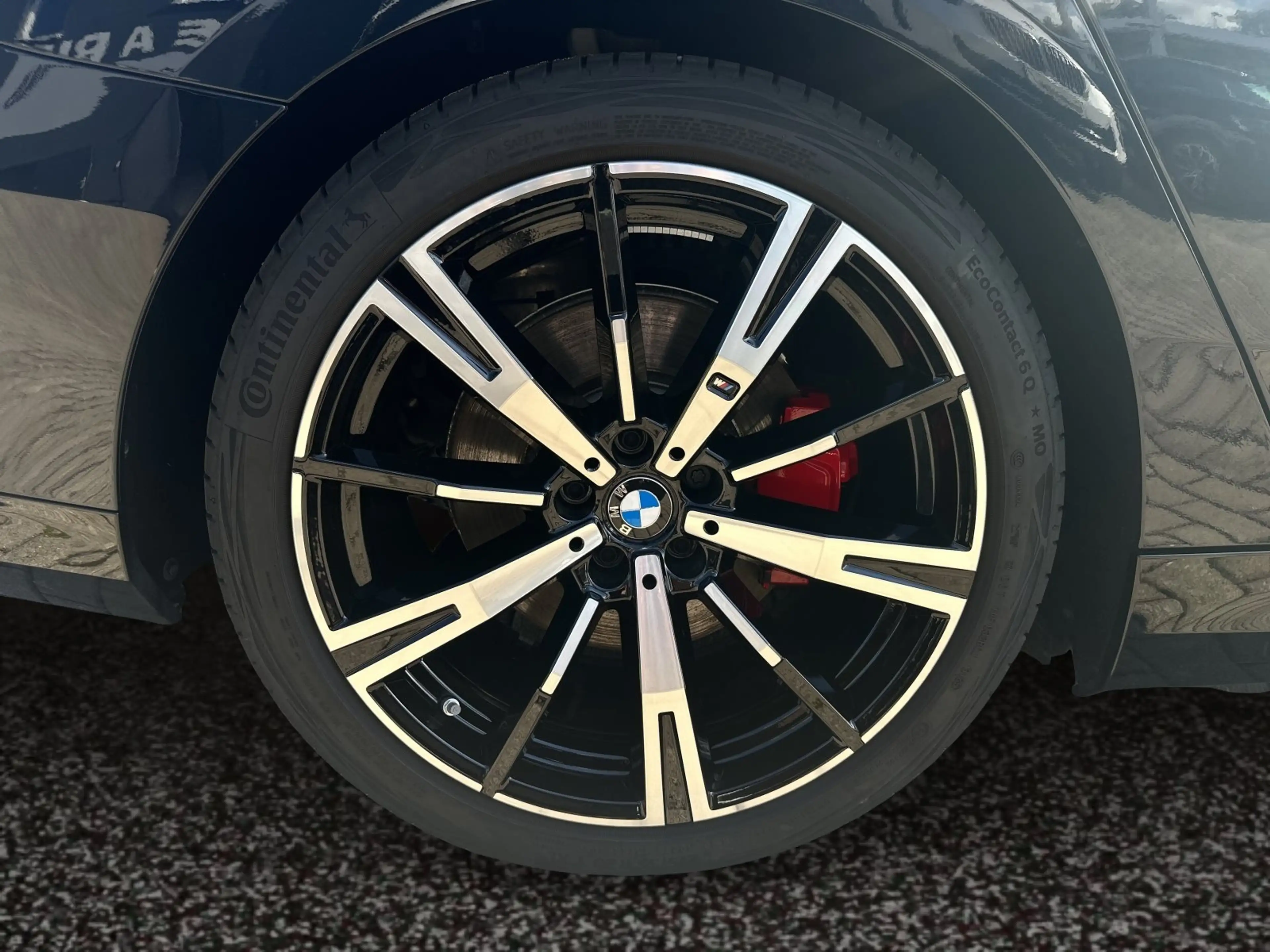 BMW i5 eDrive40 Touring — photo 9