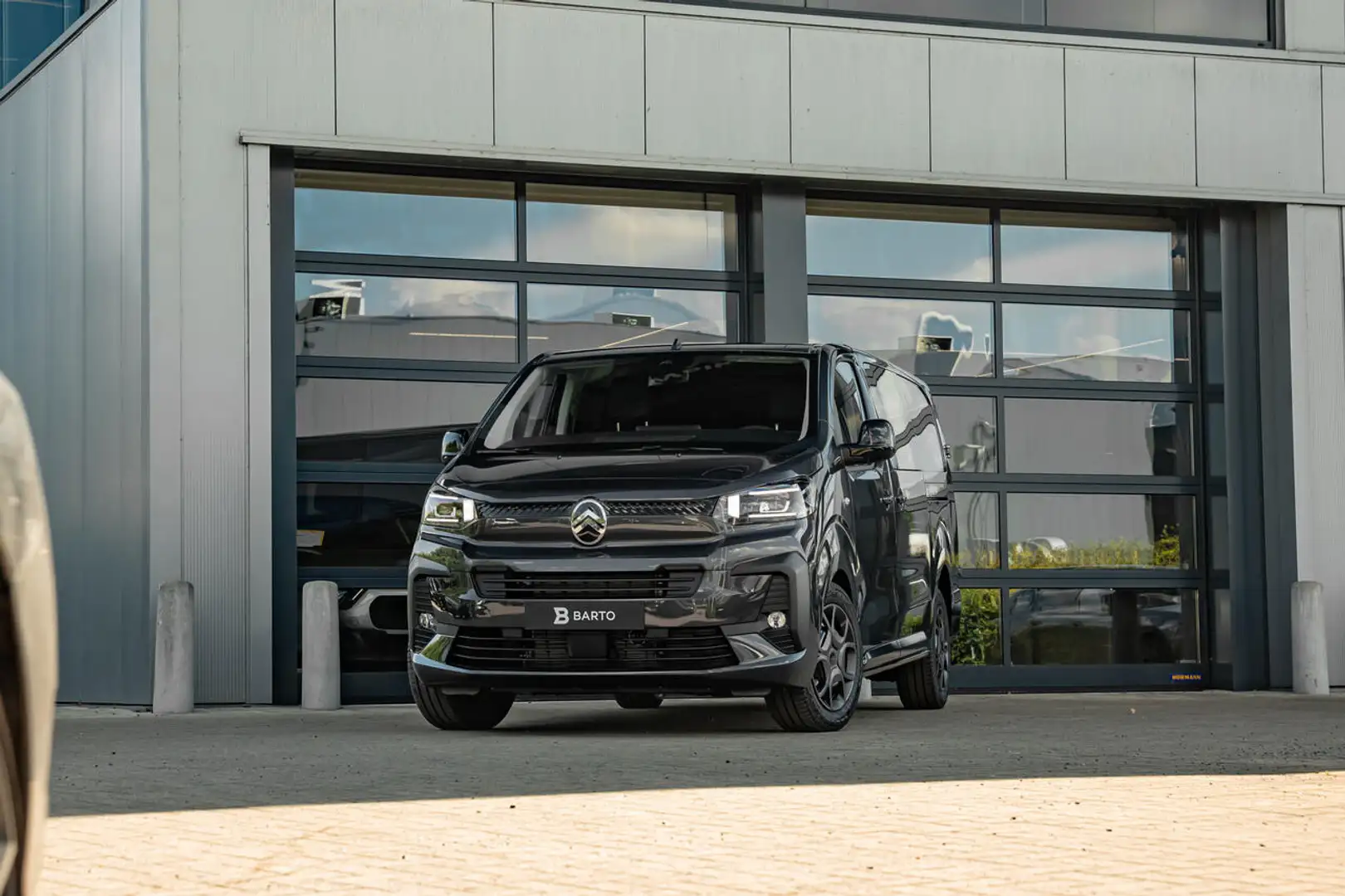 Citroen Jumpy 180 PK AT | Luxury Pack | ACC | TH | LED | Navi... Grijs - 1