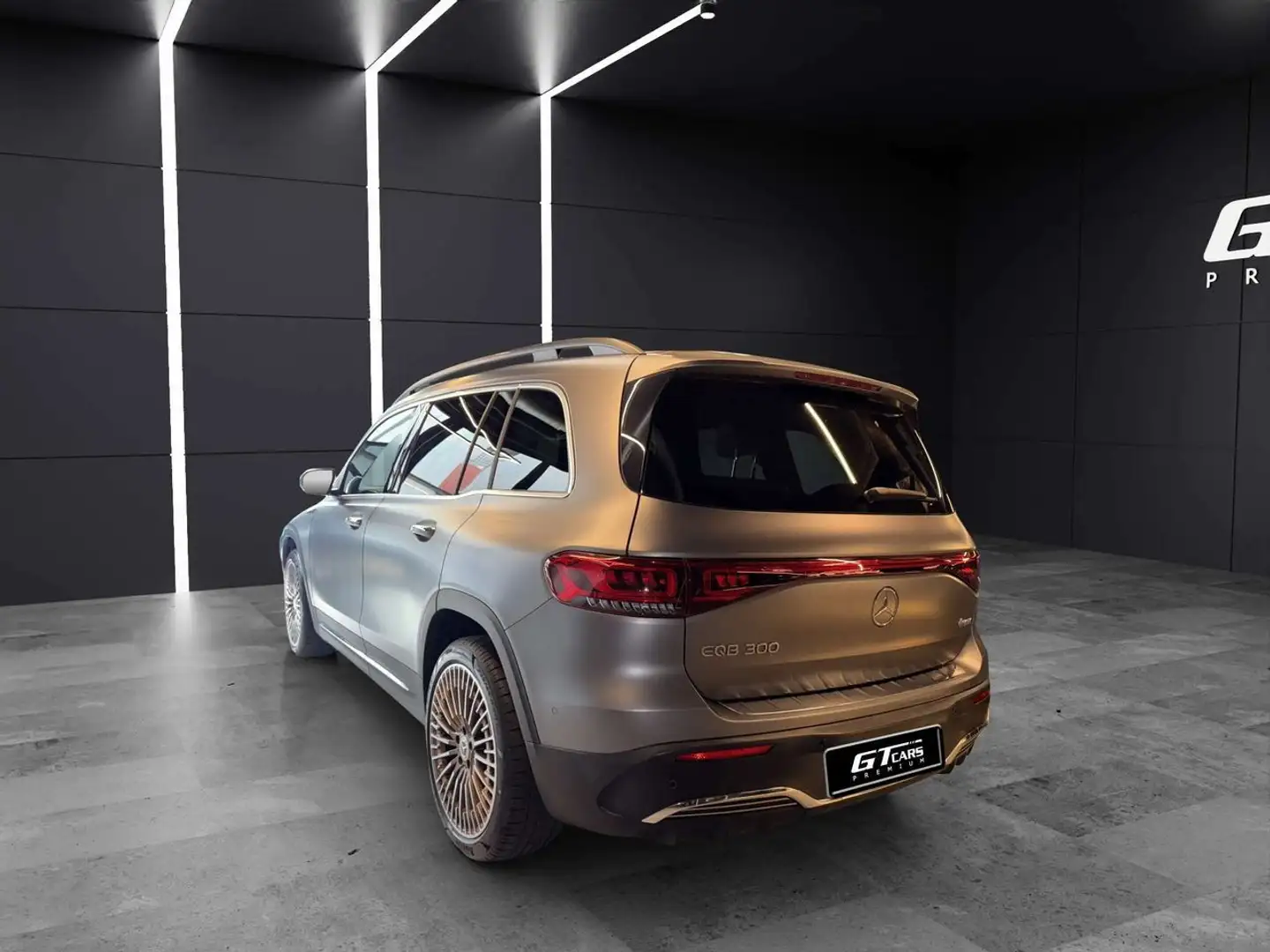 Mercedes-Benz EQB 300 4Matic Gris - 2