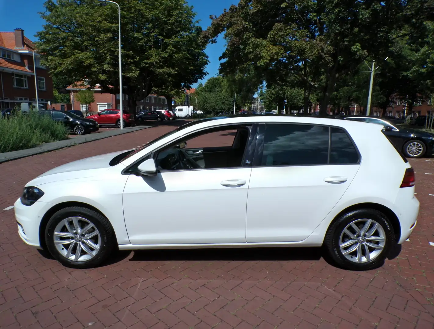 Volkswagen Golf 1.0 TSI Comfortline automaat carplay digitaal dash Wit - 2