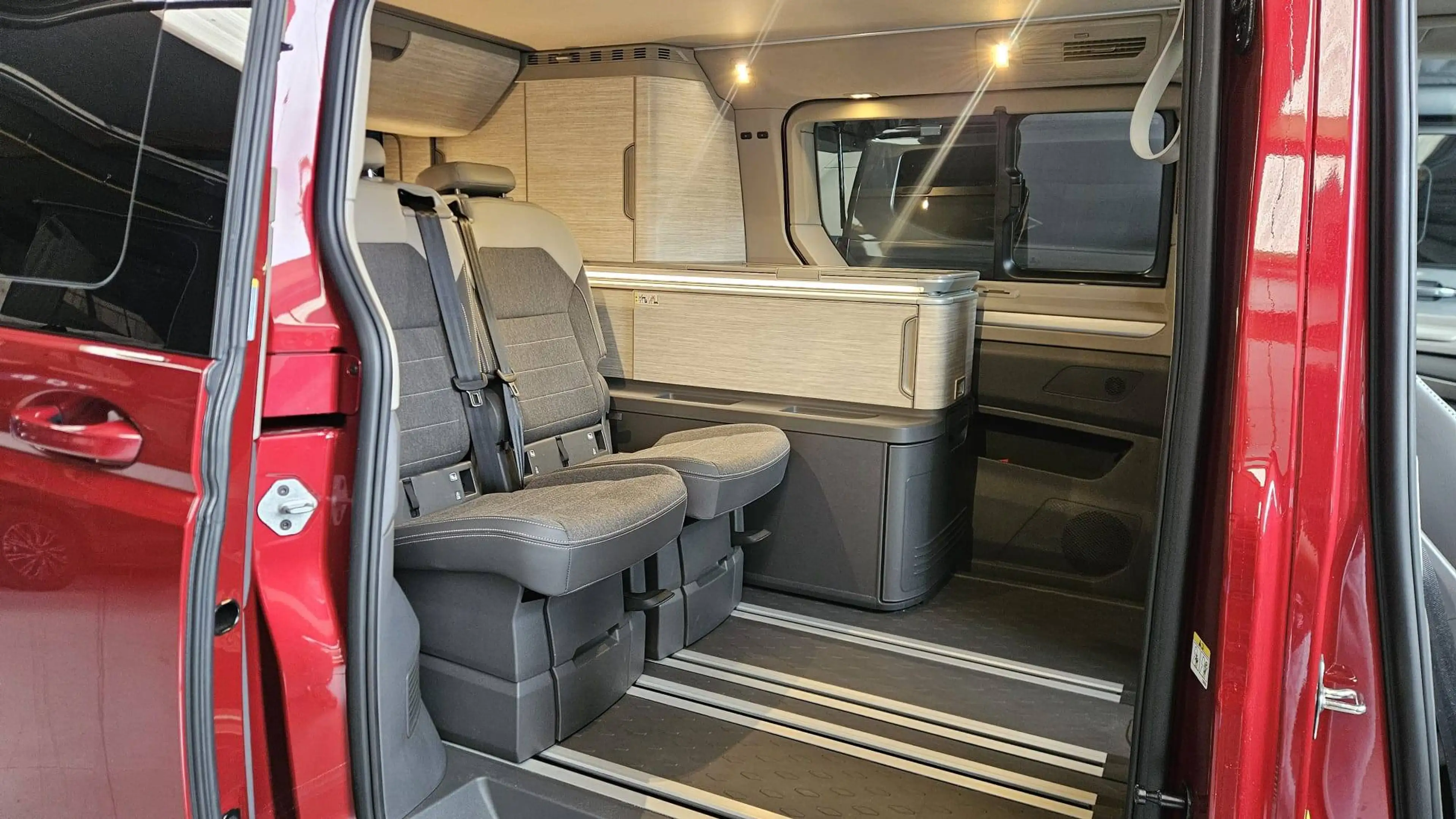 Volkswagen T7 California OCEAN 2.0 Diesel Automaat — photo 8