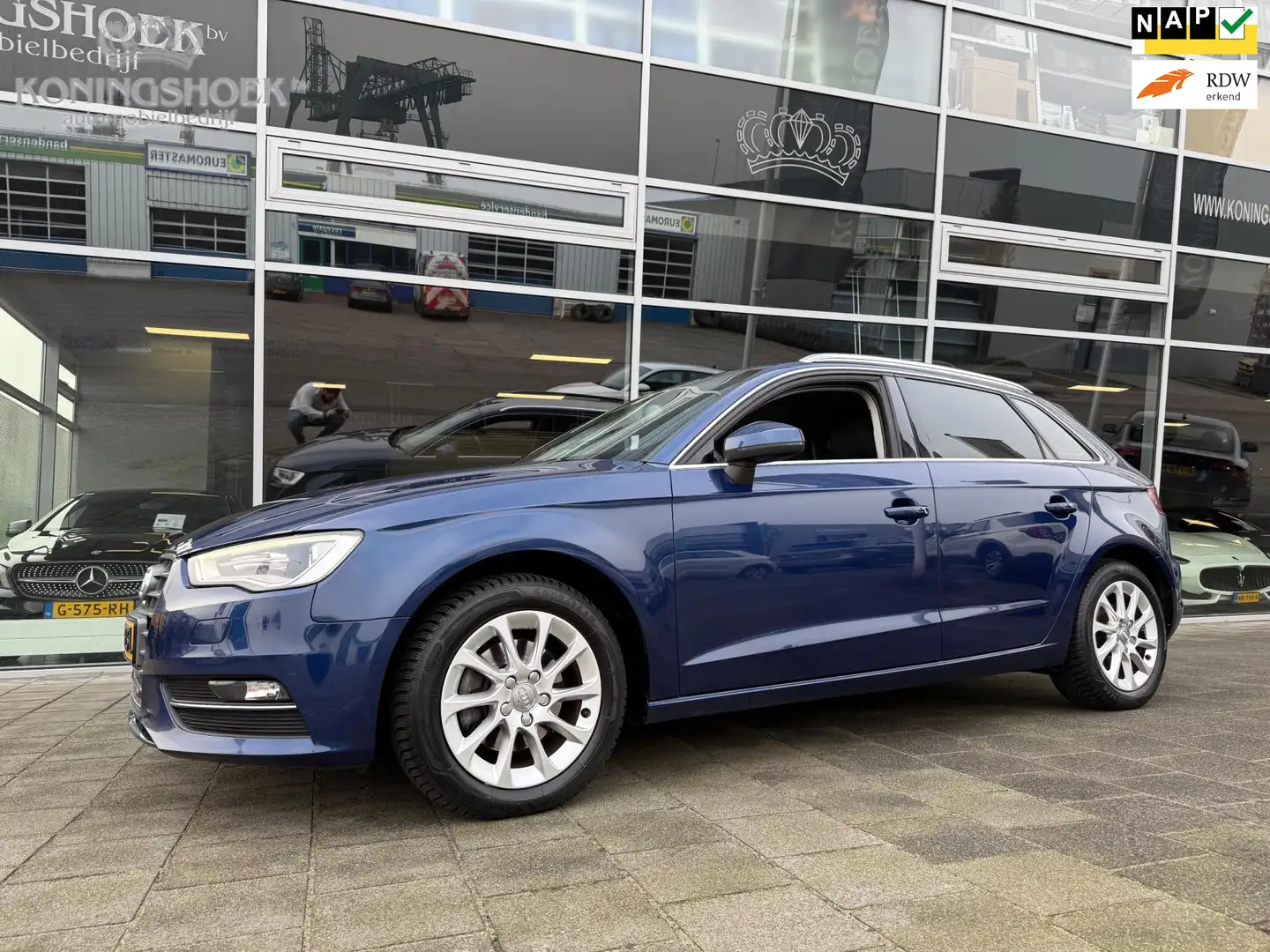 Audi A3 Sportback 1.4 TFSI CoD Ambition Pro Line plus Blau - 1