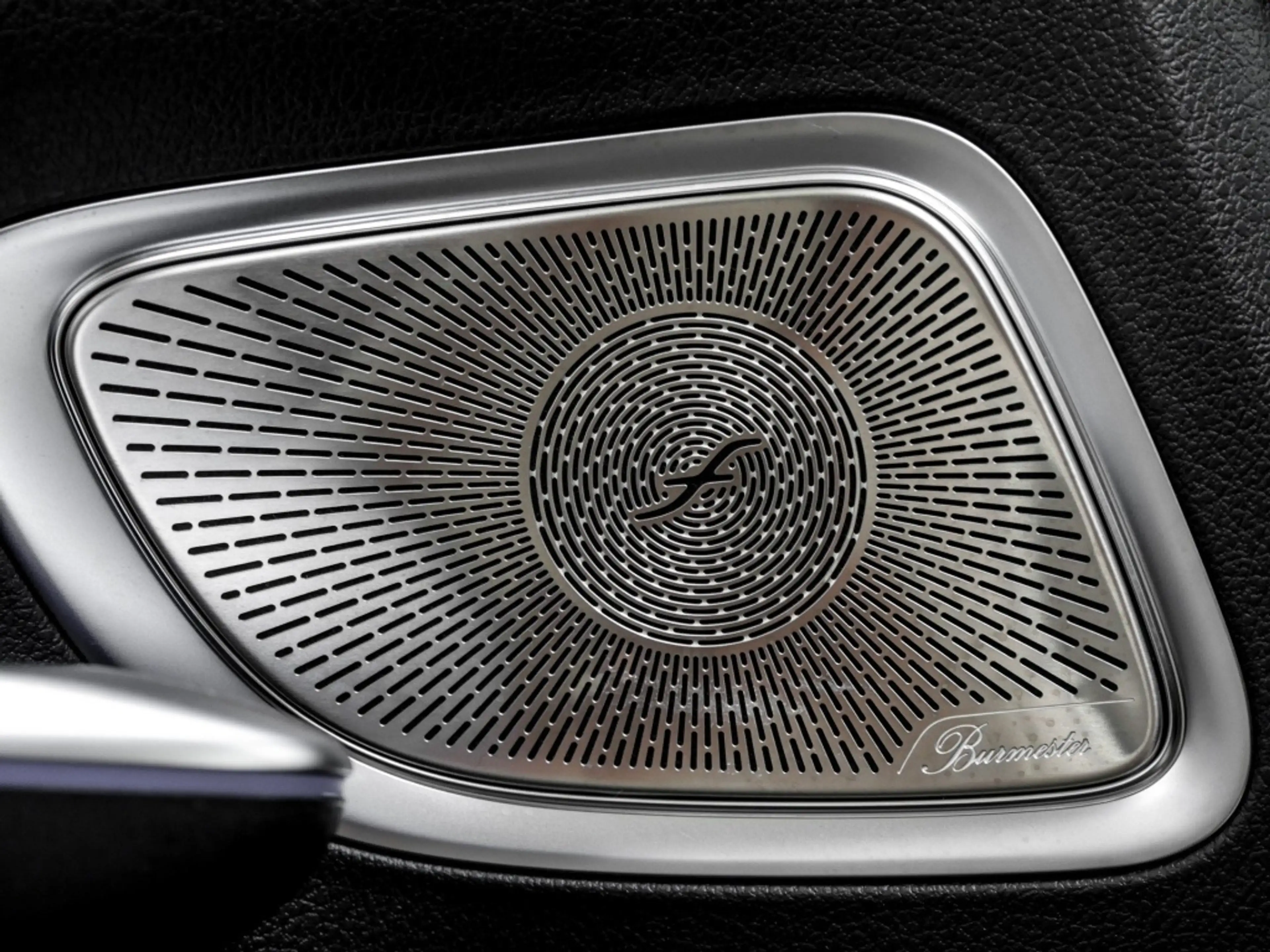 Mercedes-Benz C 180 AMG-Sport/Pano/360/Burm/StdHz/DIGITAL/Memo — photo 12