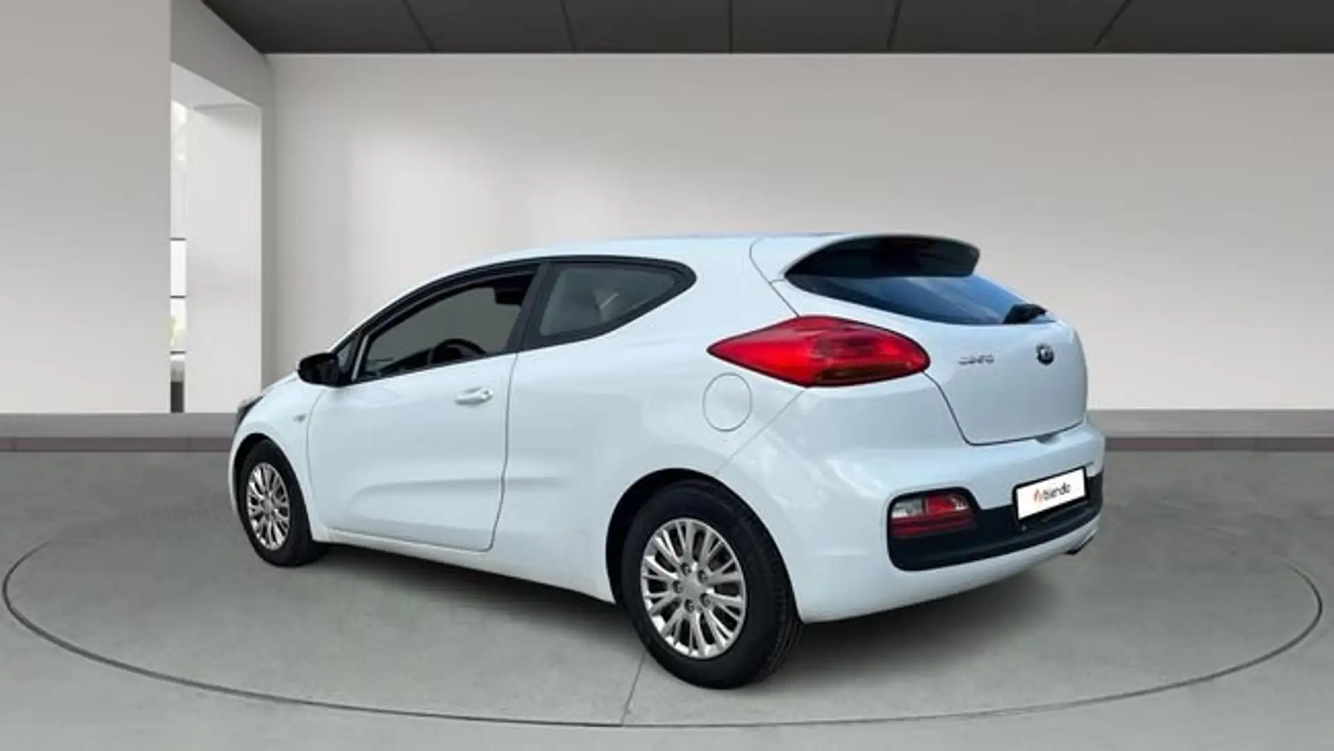 Kia ProCeed / pro_cee'd 1.4 CVVT CONCEPT 100 3P Blanco - 2