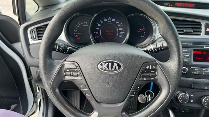 Kia Proceed 1.4 CVVT Concept 2015, foto 14