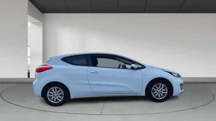 Kia Proceed 1.4 CVVT Concept 2015, foto 6