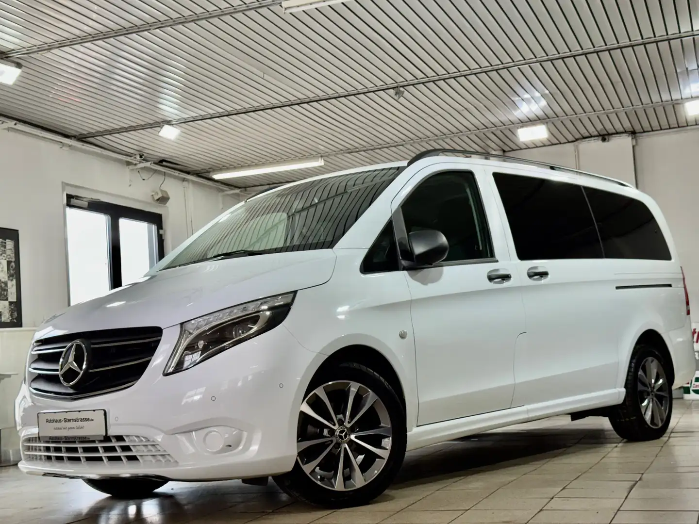 Mercedes-Benz Vito Vito Tourer 116 CDI*Edition*lang*Sport-Line*LED* Weiß - 1