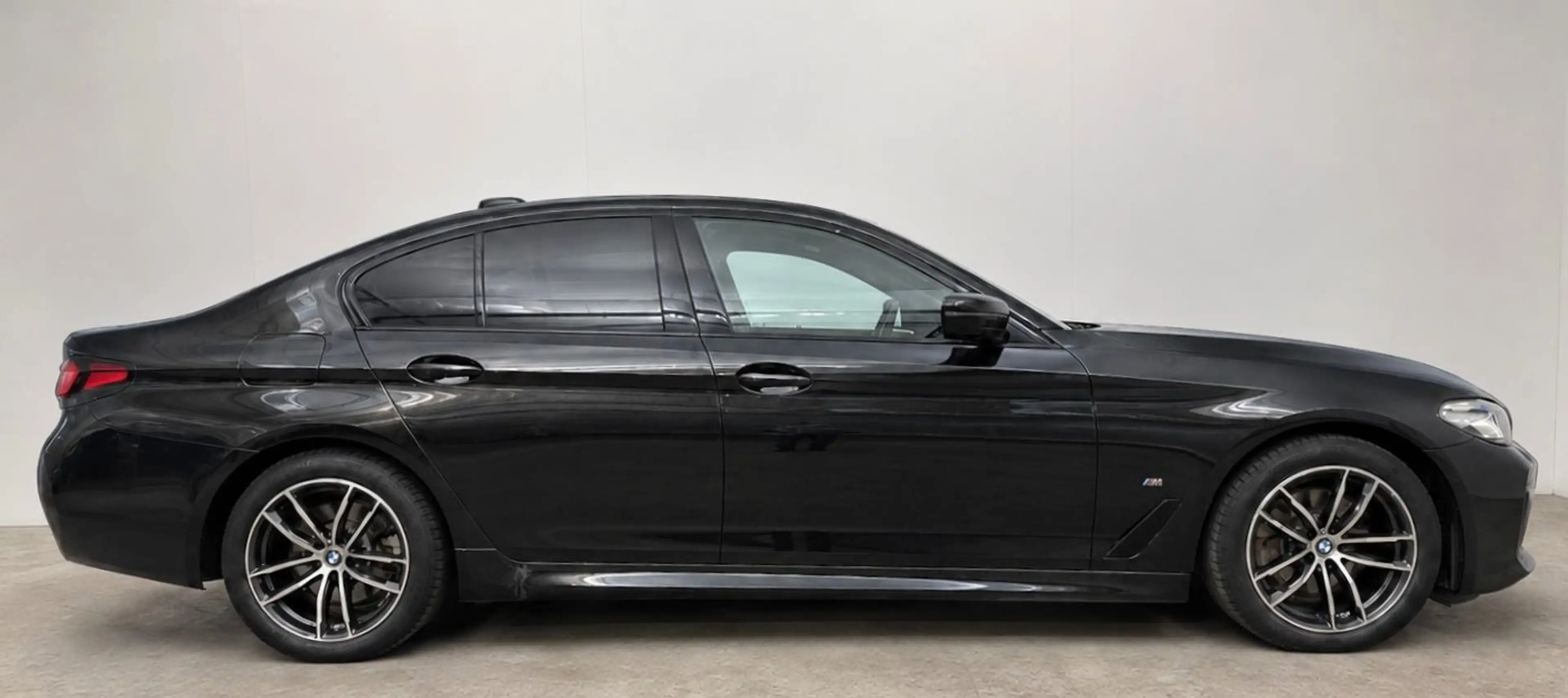 BMW 520 d M-Sport HUD/MEMORY/H&K/KAMERA/LEDER/AHK — photo 6