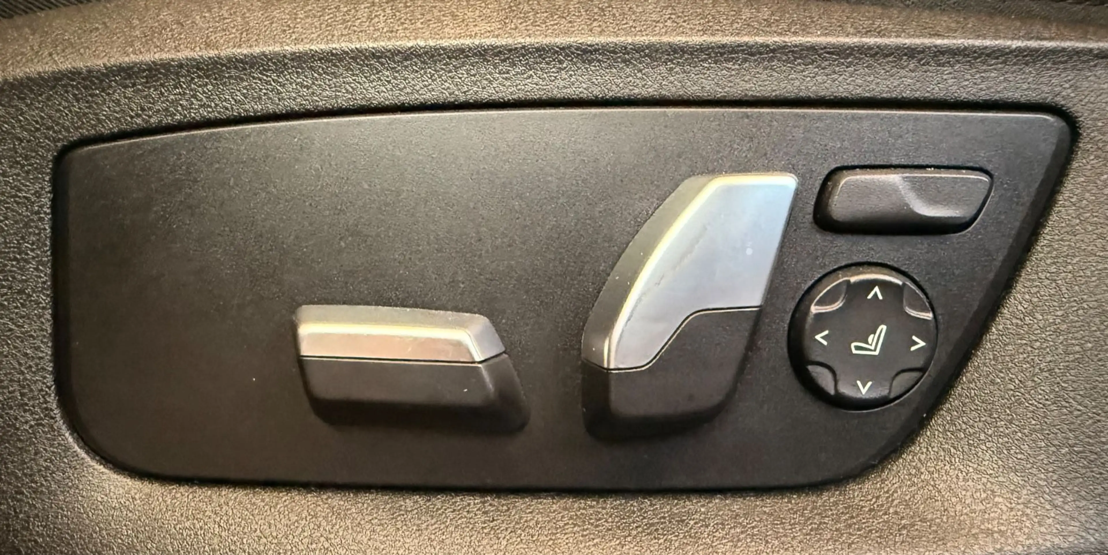 BMW 520 d M-Sport HUD/MEMORY/H&K/KAMERA/LEDER/AHK — photo 12