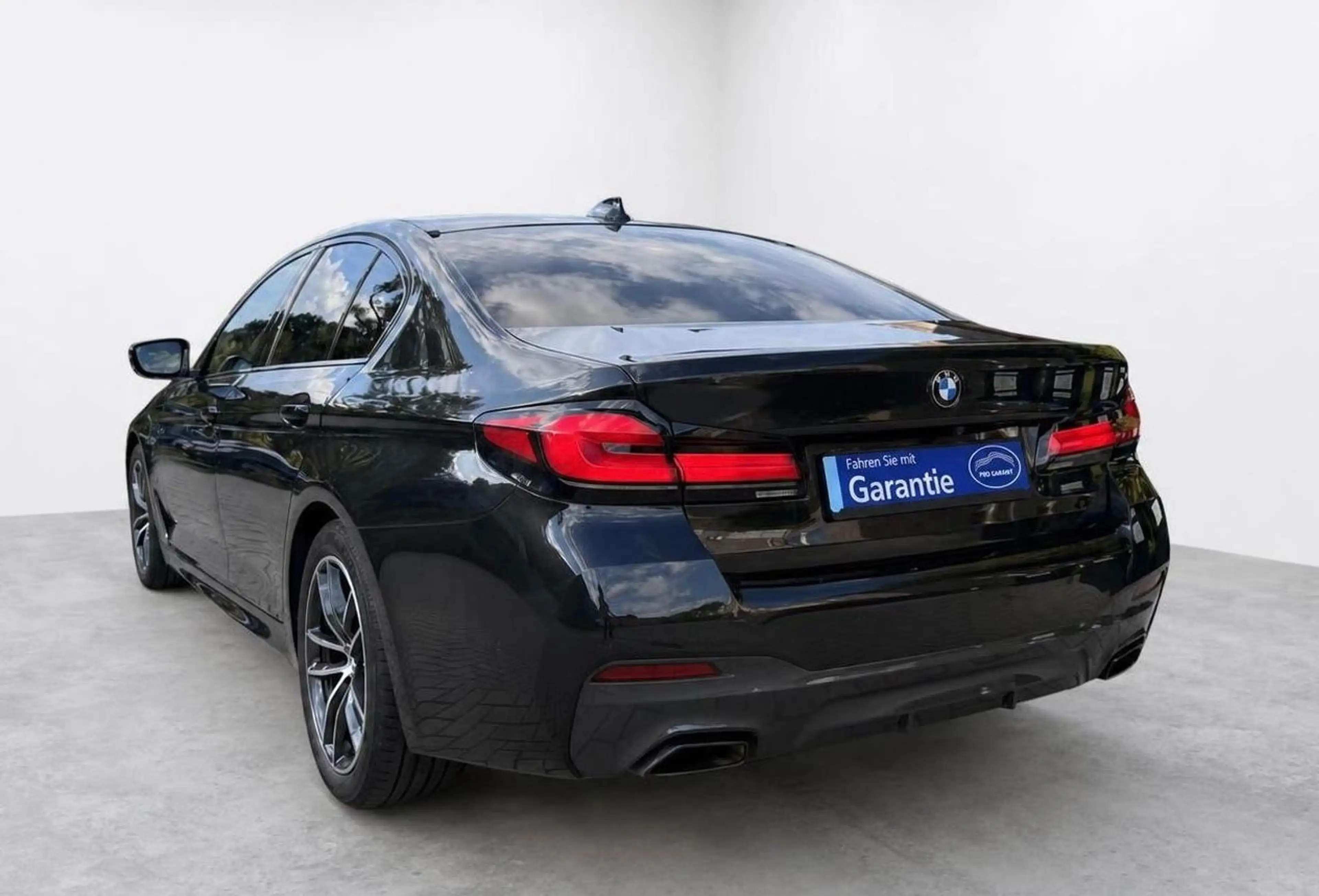BMW 520 d M-Sport HUD/MEMORY/H&K/KAMERA/LEDER/AHK — photo 3