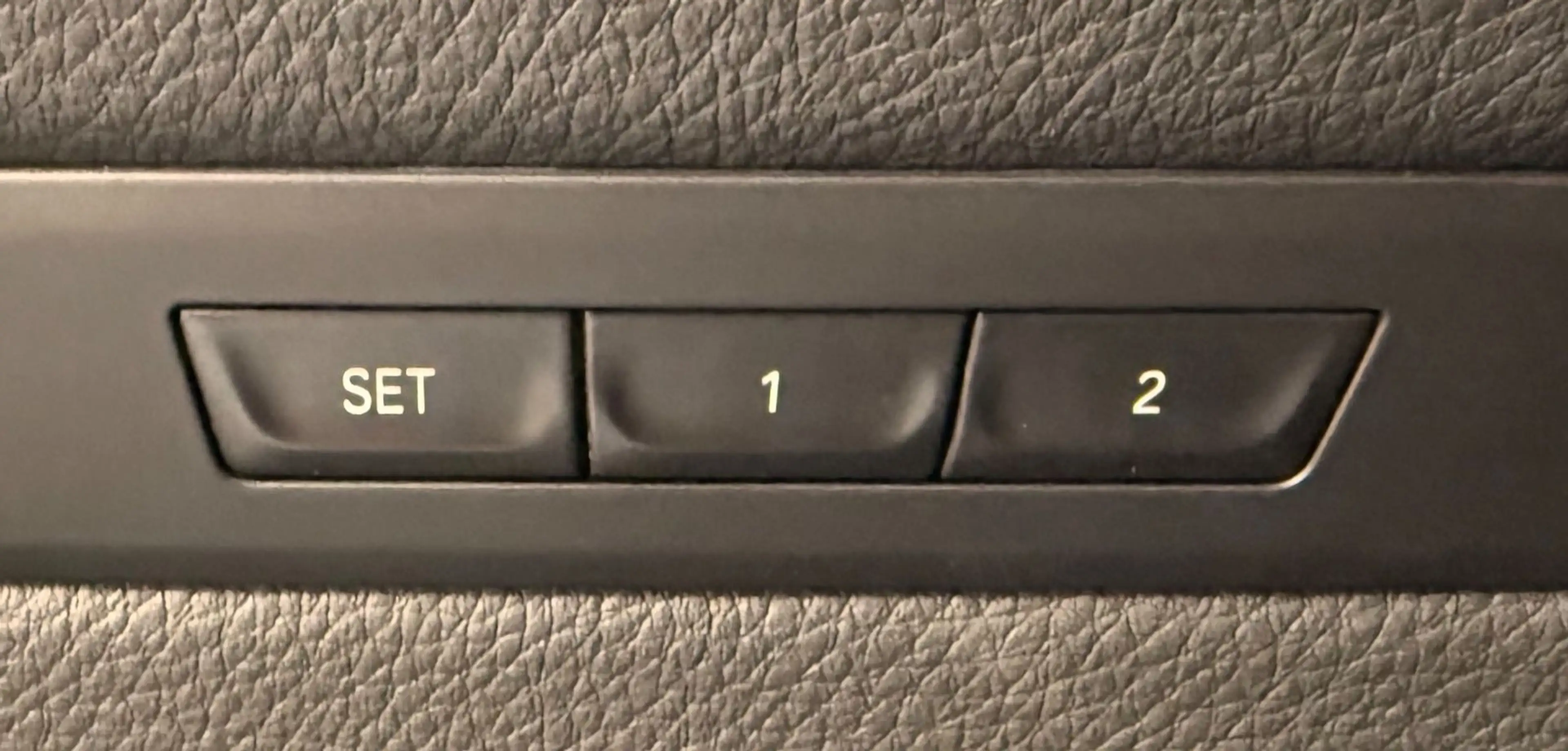 BMW 520 d M-Sport HUD/MEMORY/H&K/KAMERA/LEDER/AHK — photo 13