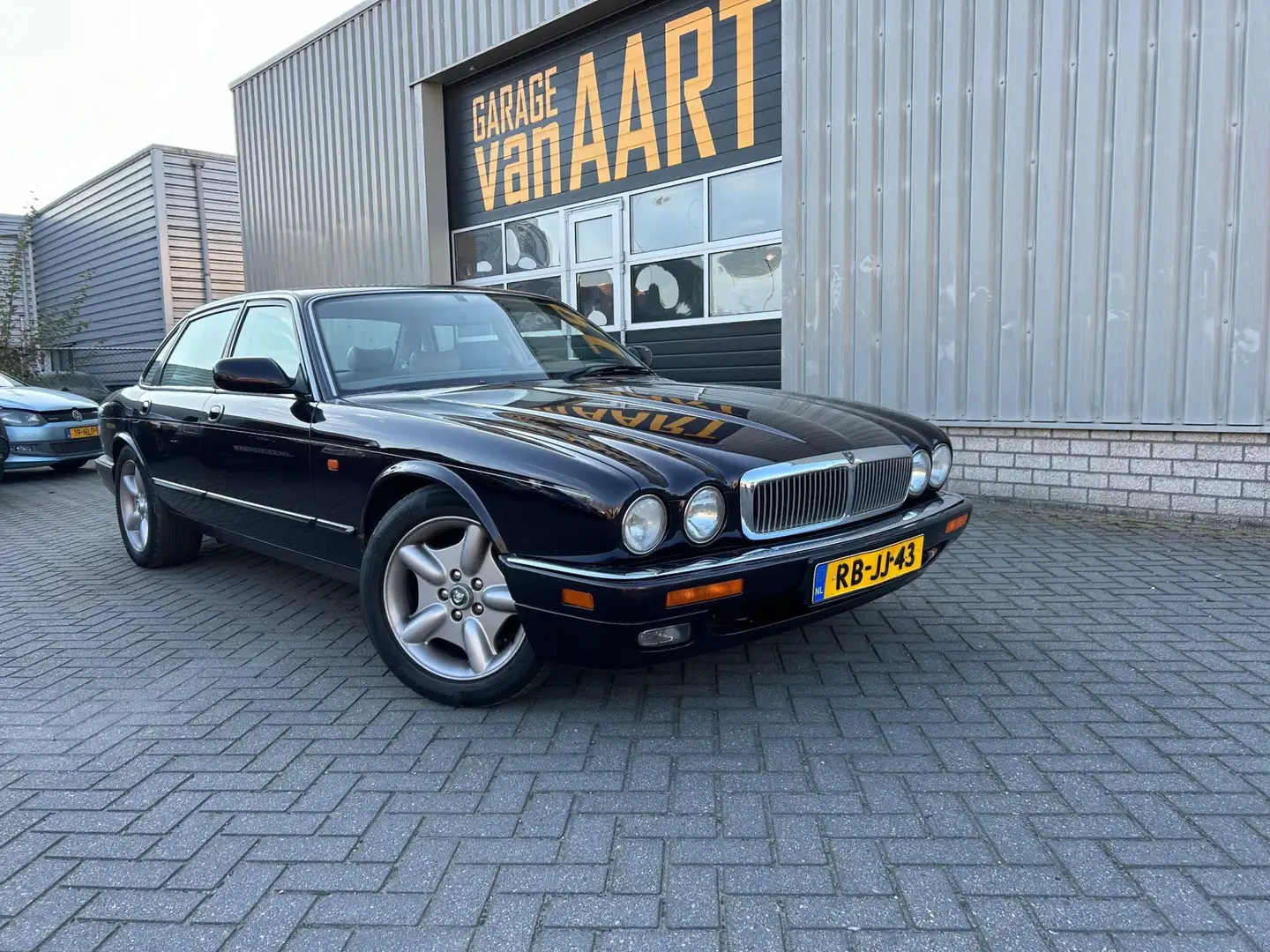 Jaguar XJ 3.2 | LEER | LPG G3 | NAP | NL AUTO | Fekete - 1
