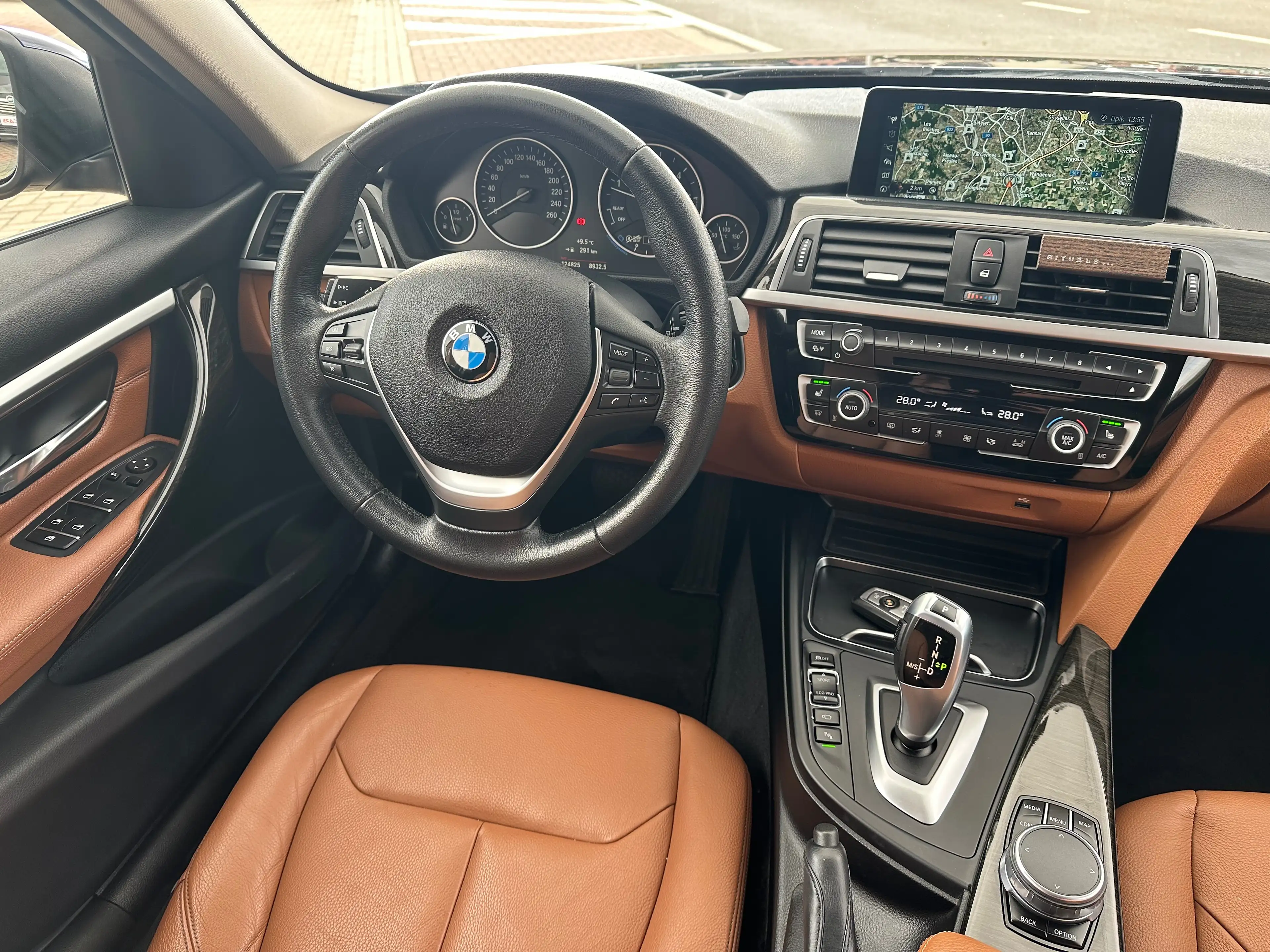 BMW 316 dA Luxury / GPS Cuir LED Caméra Cruise Capteurs — photo 10