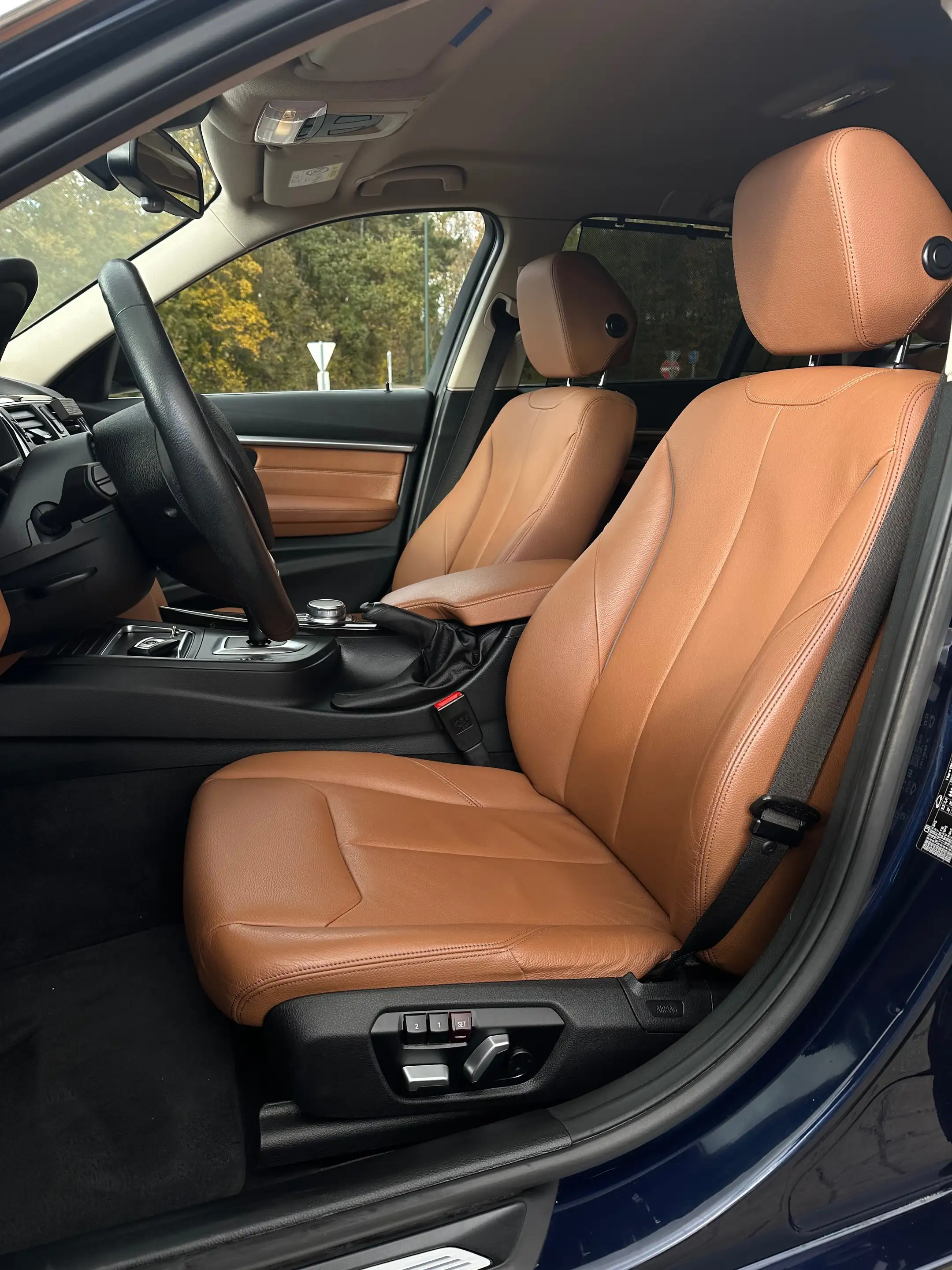 BMW 316 dA Luxury / GPS Cuir LED Caméra Cruise Capteurs — photo 8