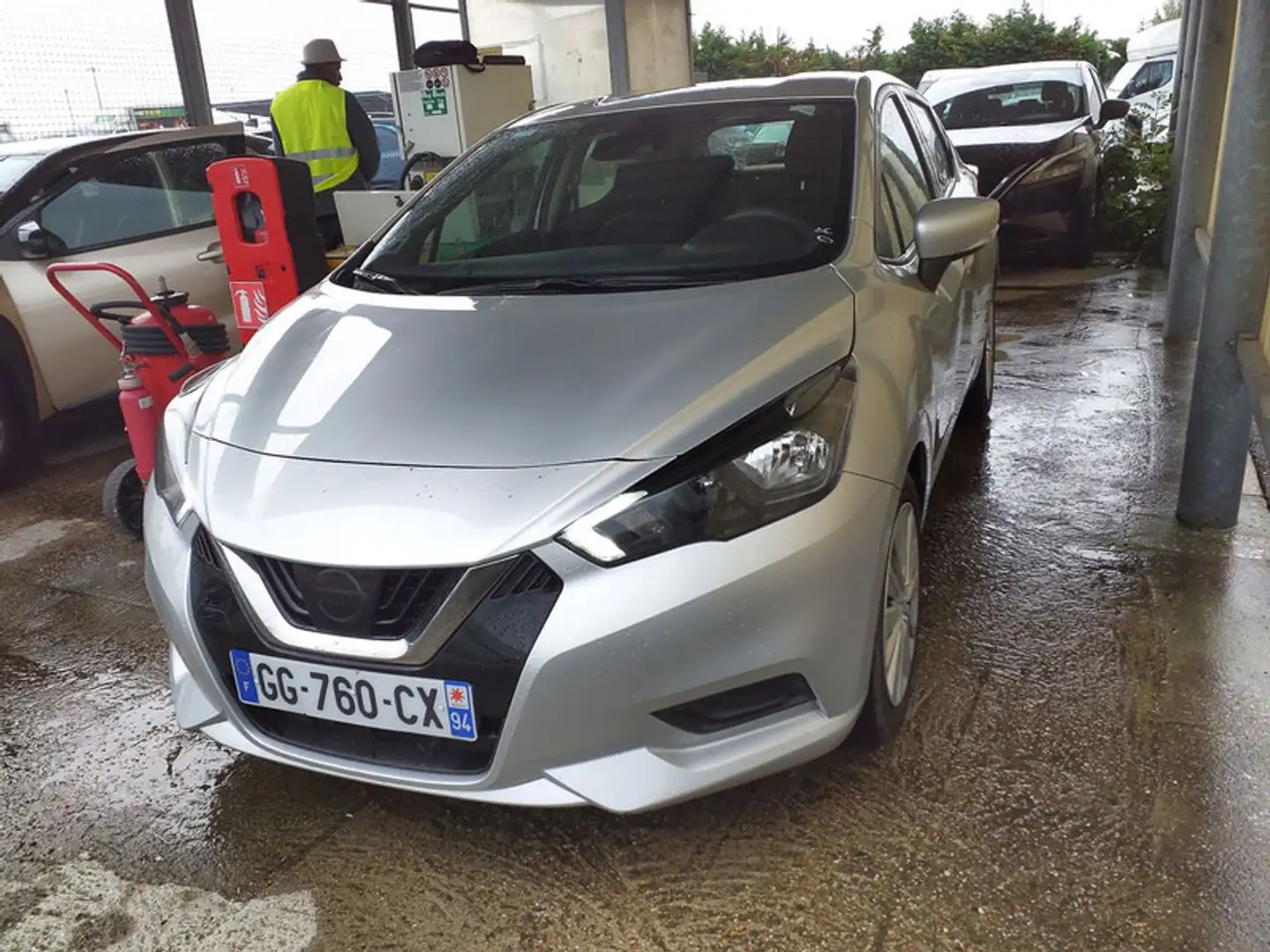 Nissan Micra IG-T 68 kW (92 CV) E6D-F Tekna Plateado - 2