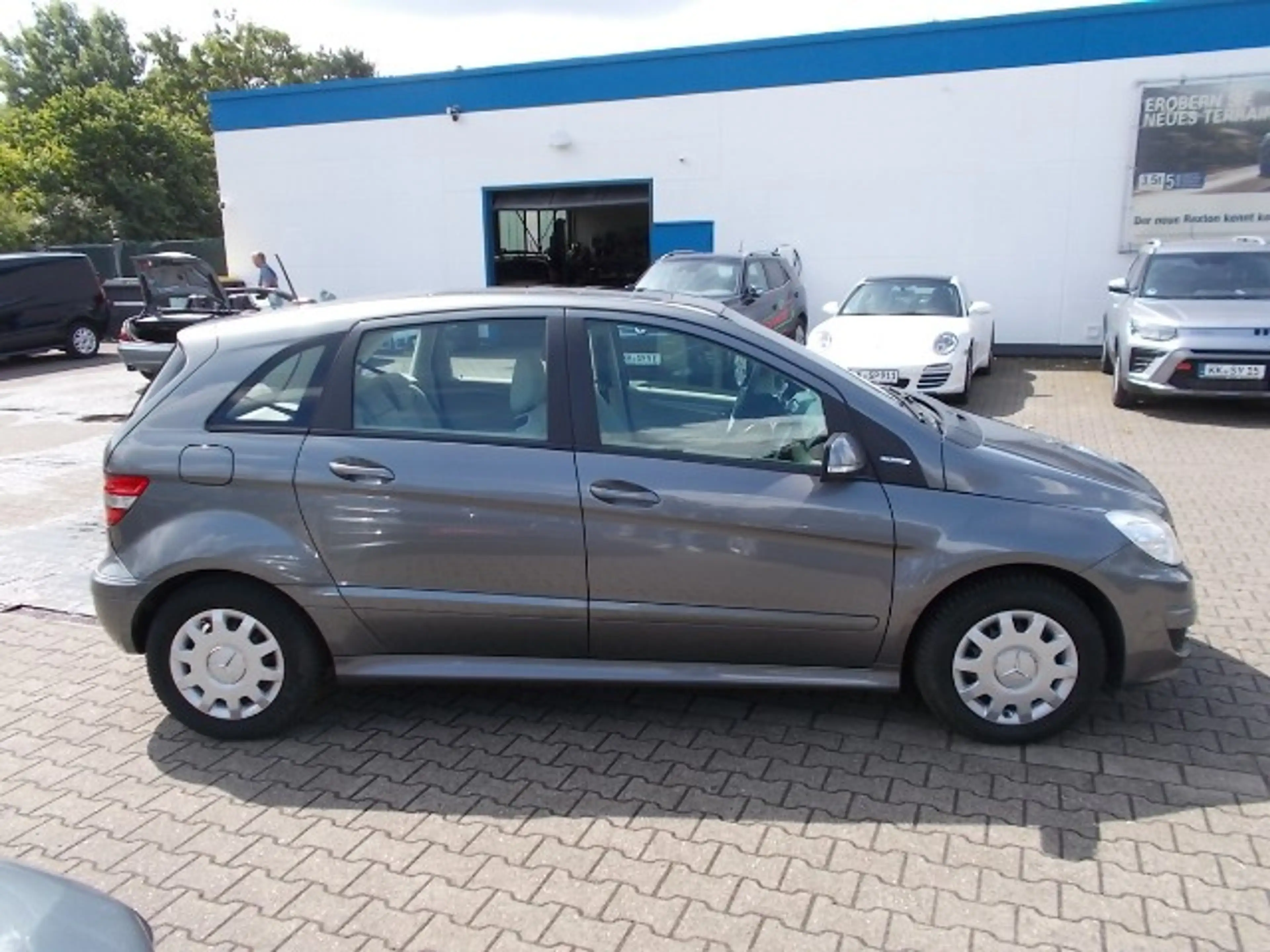 Mercedes-Benz B 180 PanoDach Navi Park Ass. Allwetter — photo 4