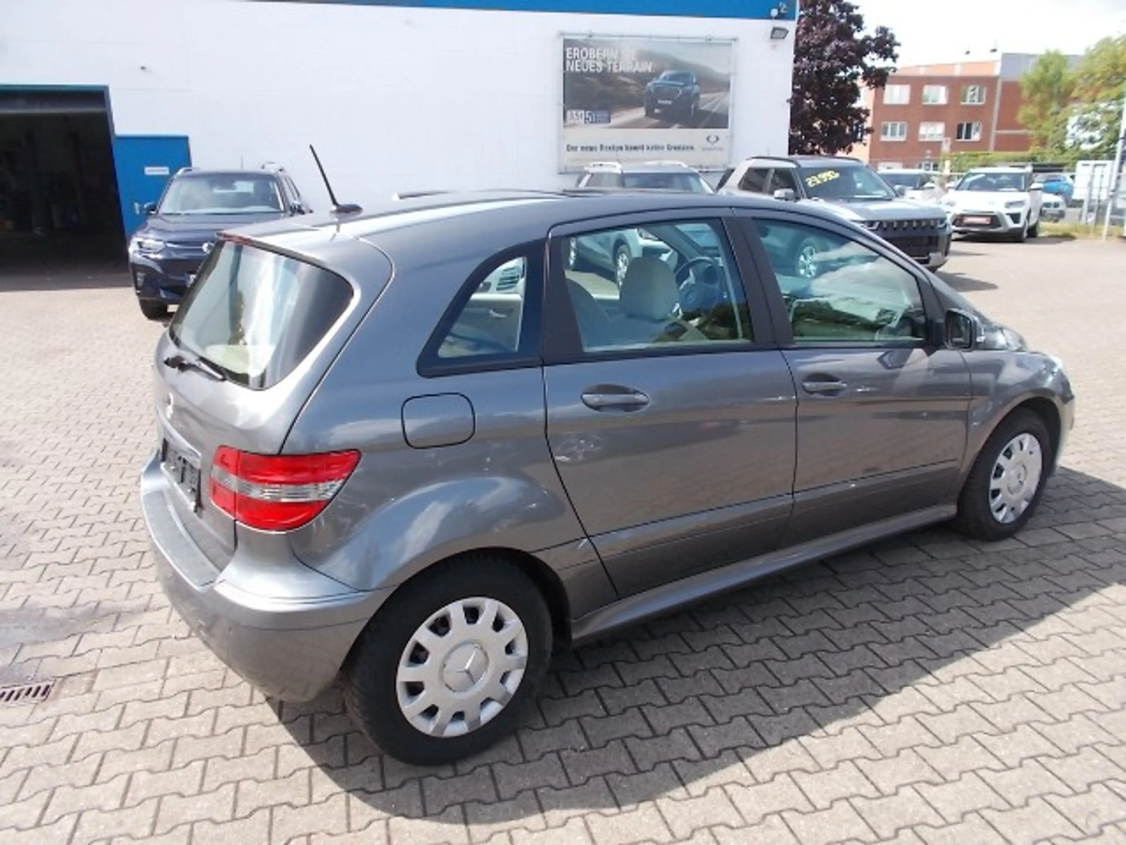 Mercedes-Benz B 180 PanoDach Navi Park Ass. Allwetter — photo 5