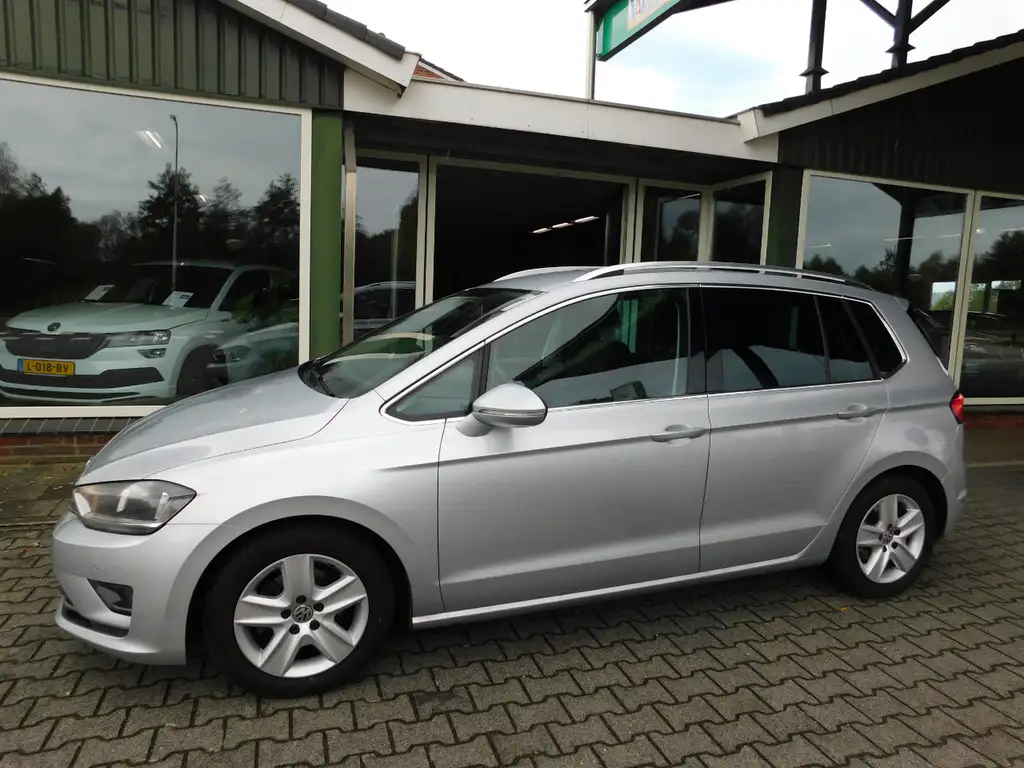 Volkswagen Golf Sportsvan 2014 из Европы — купить под ключ