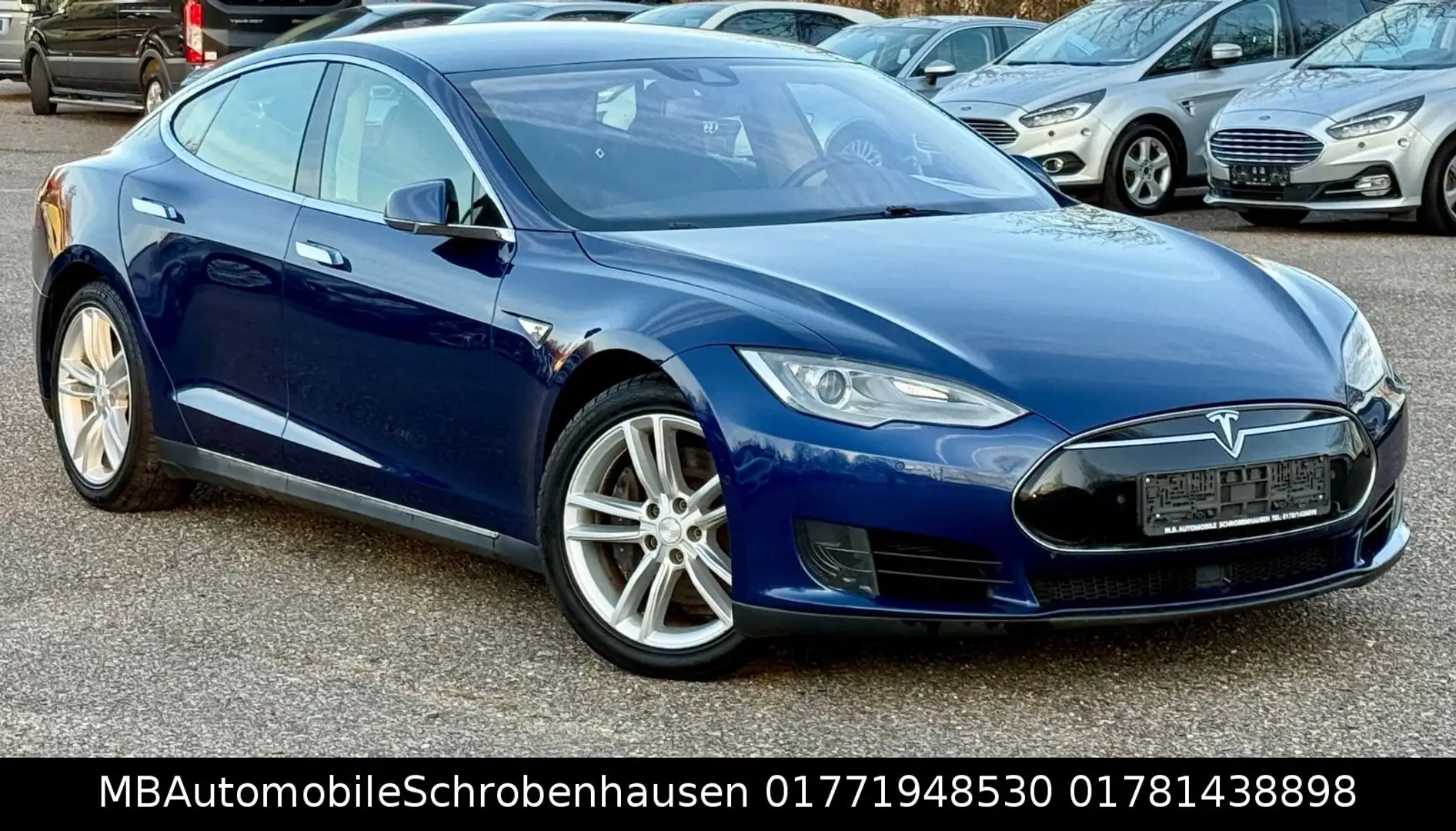 Tesla Model S Autopilot Blau - 1