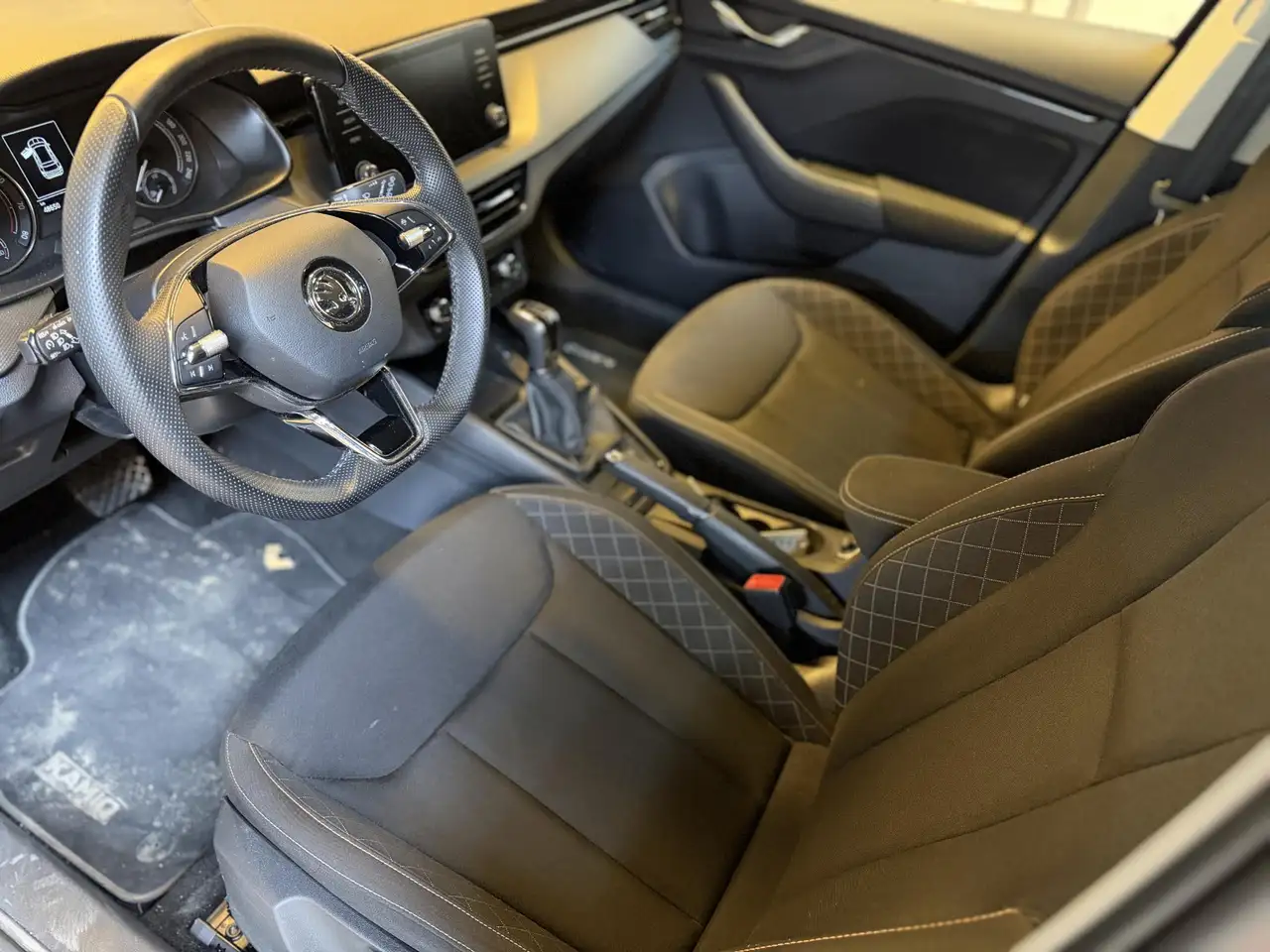 Skoda Kamiq 1.0 TSI Sport Business BlackLine DSG 48.000K, миниатюра 7