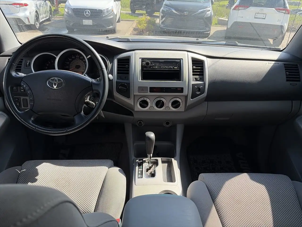 Toyota Tacoma снимка Toyota Tacoma