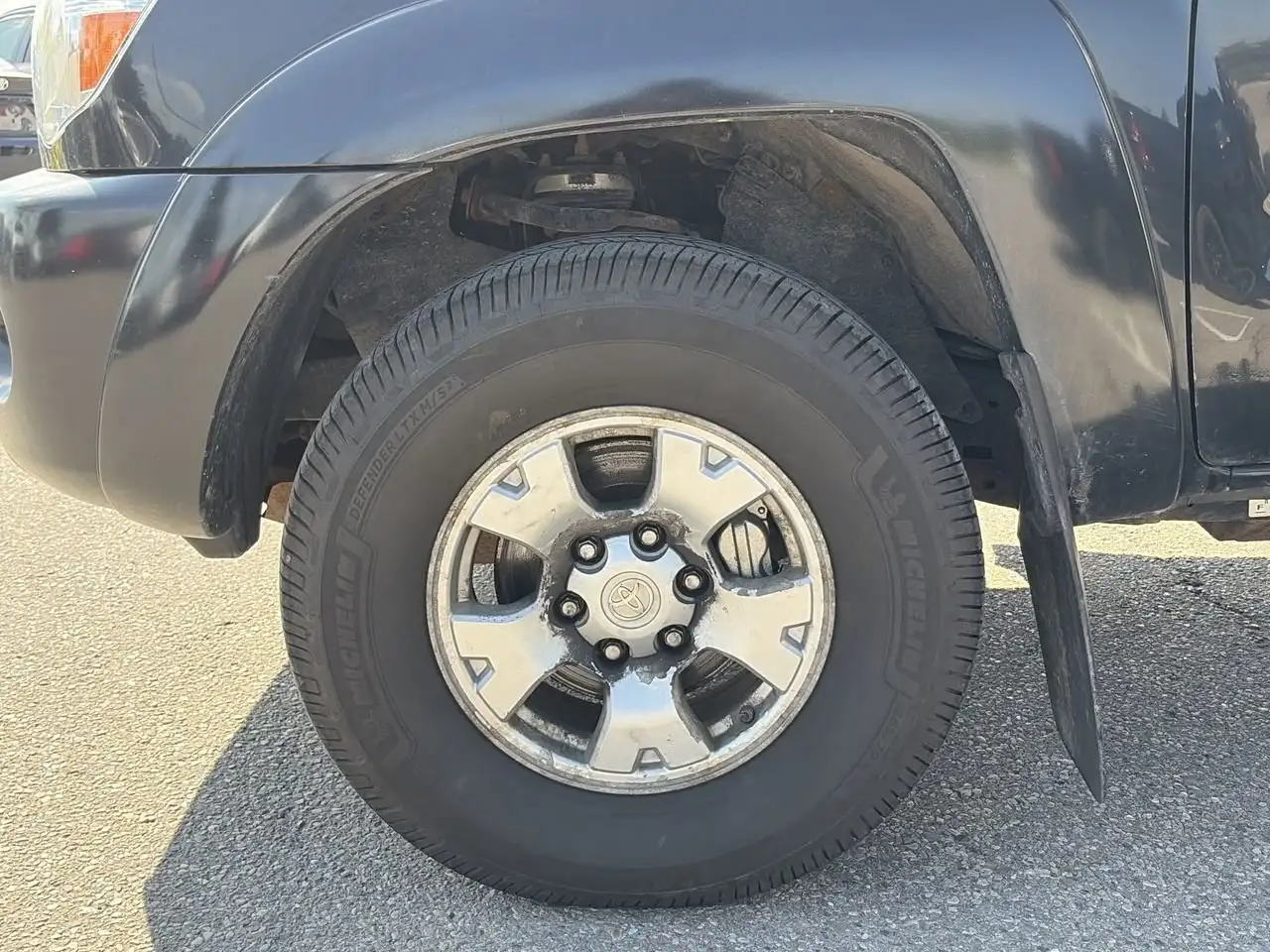 Toyota Tacoma снимка Toyota Tacoma