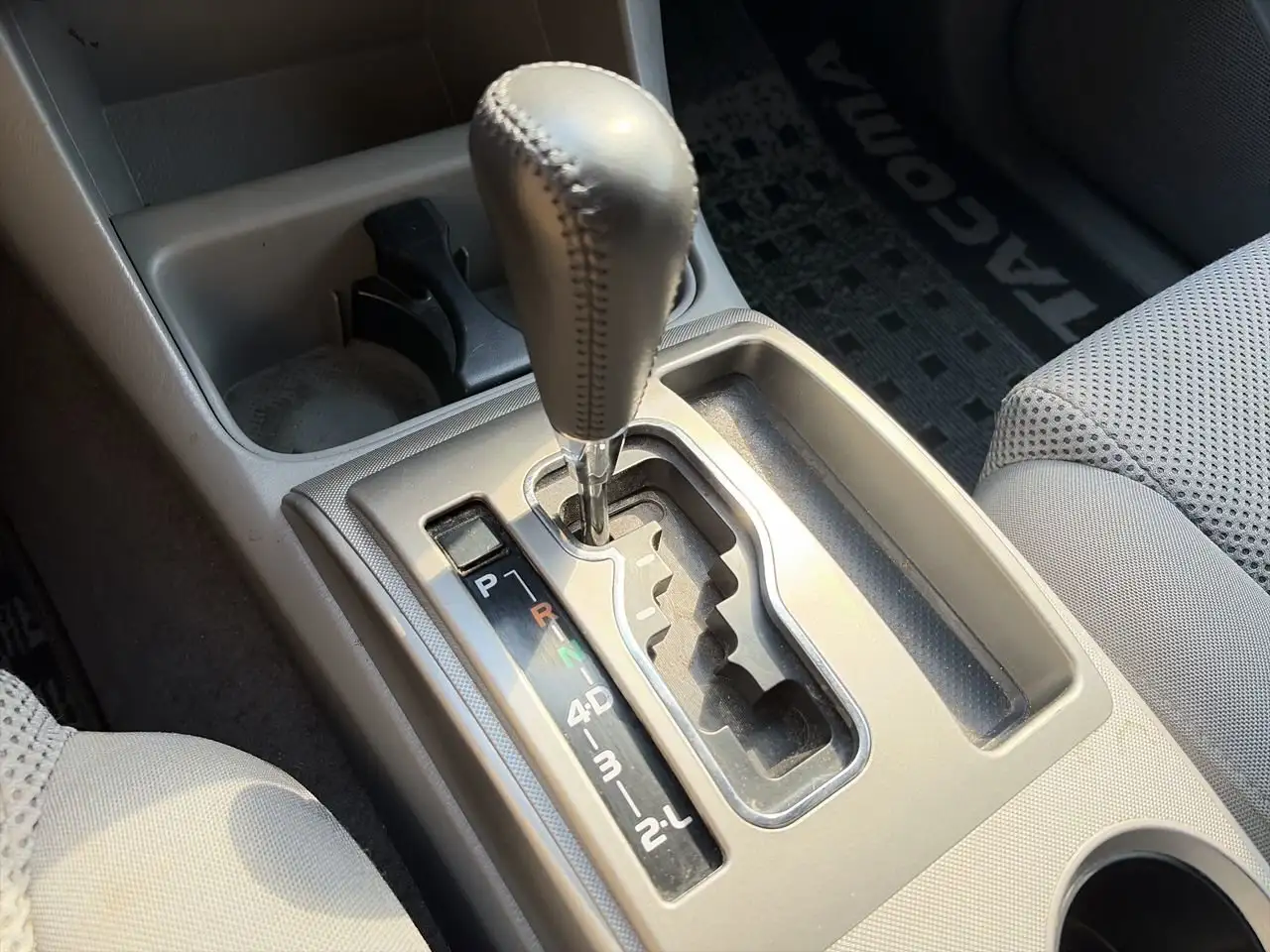 Toyota Tacoma снимка Toyota Tacoma