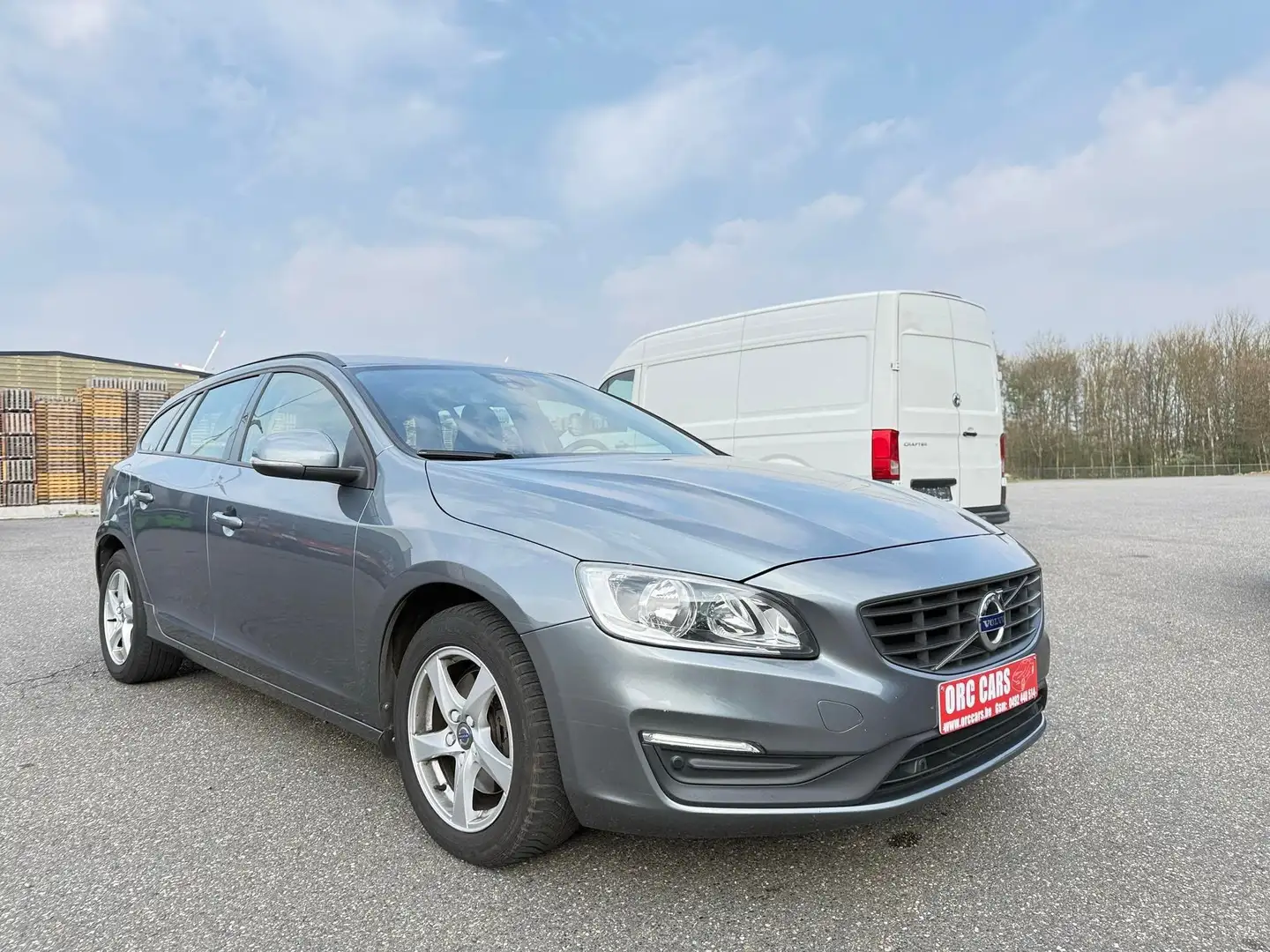 Volvo V60 2.0 i benzine +T3 GARANTIE 152PK EUR6b Gris - 1