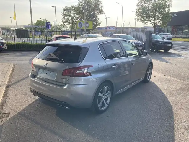 Peugeot 308 view 5
