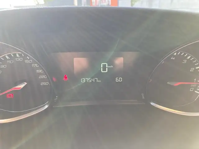 Peugeot 308 view 17