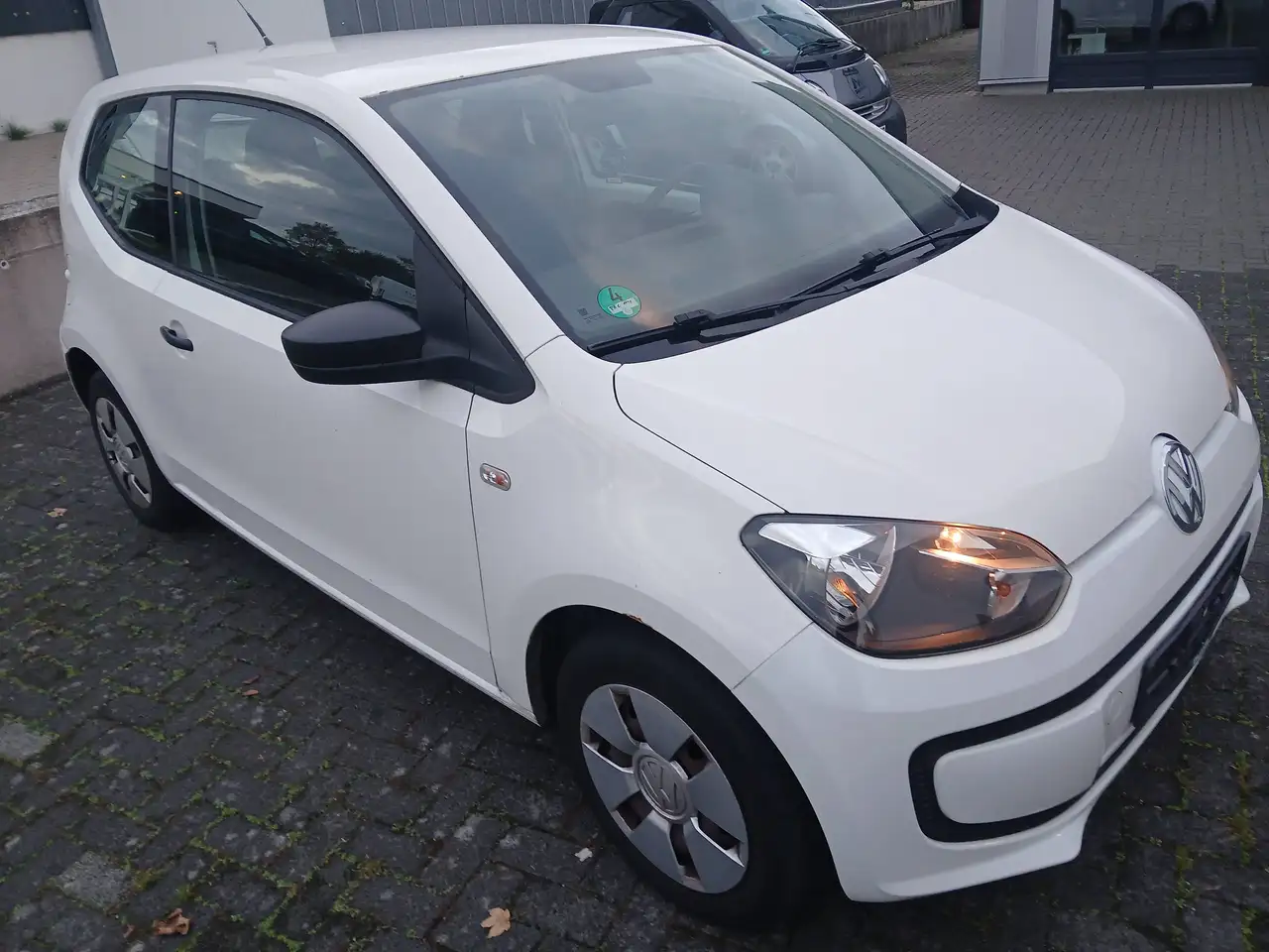 Volkswagen up! up! move up! — photo 1 of 9
