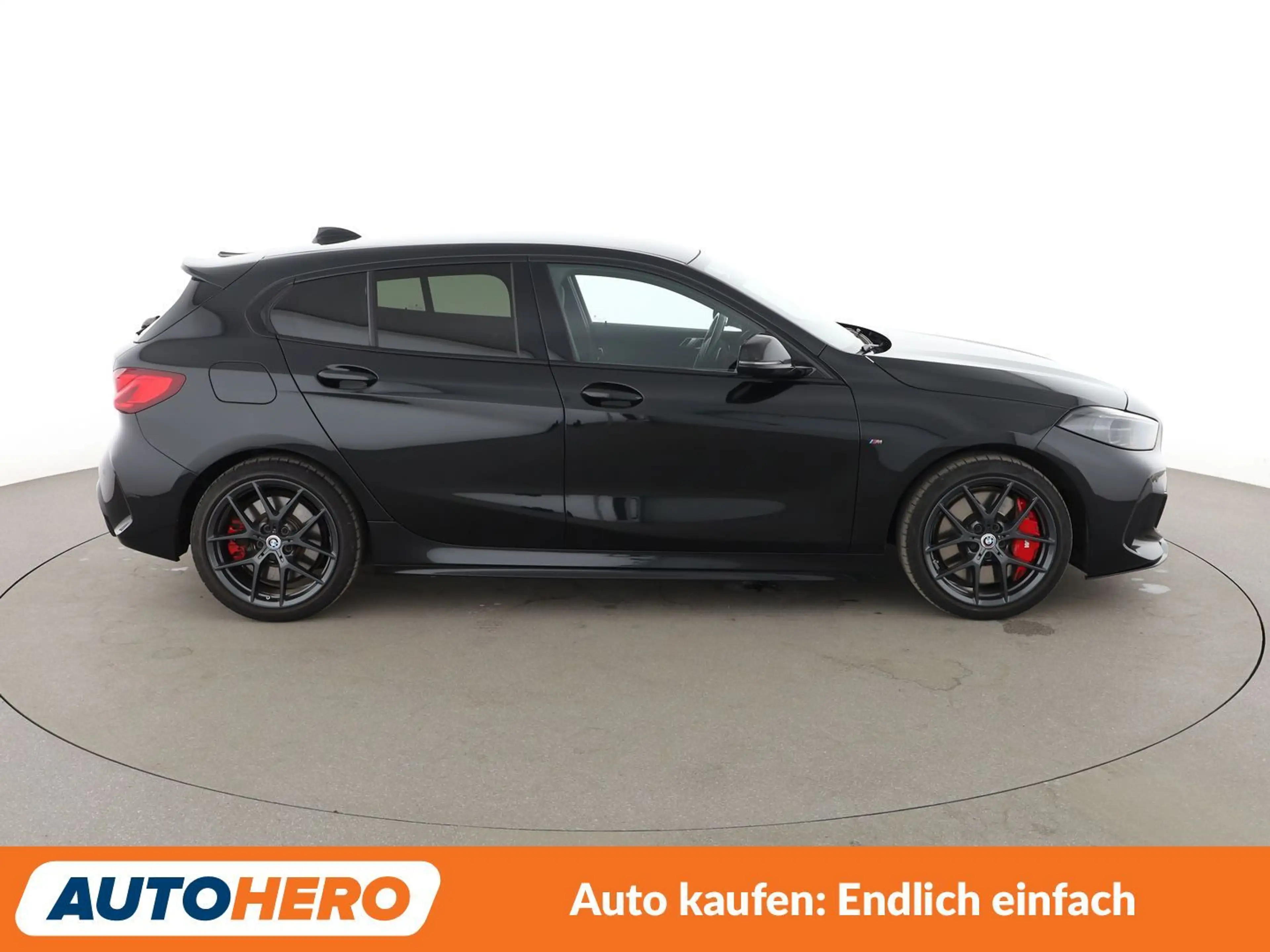 BMW 135 M135i xDrive Color Vision Aut.*NAVI*LED* — photo 7