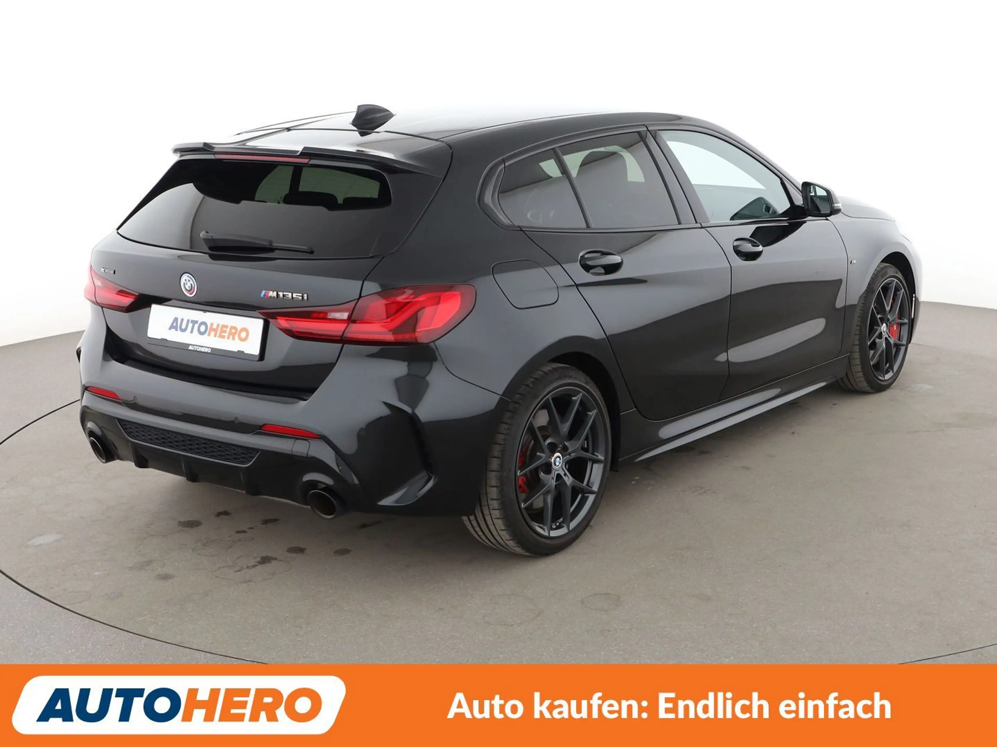 BMW 135 M135i xDrive Color Vision Aut.*NAVI*LED* — photo 6