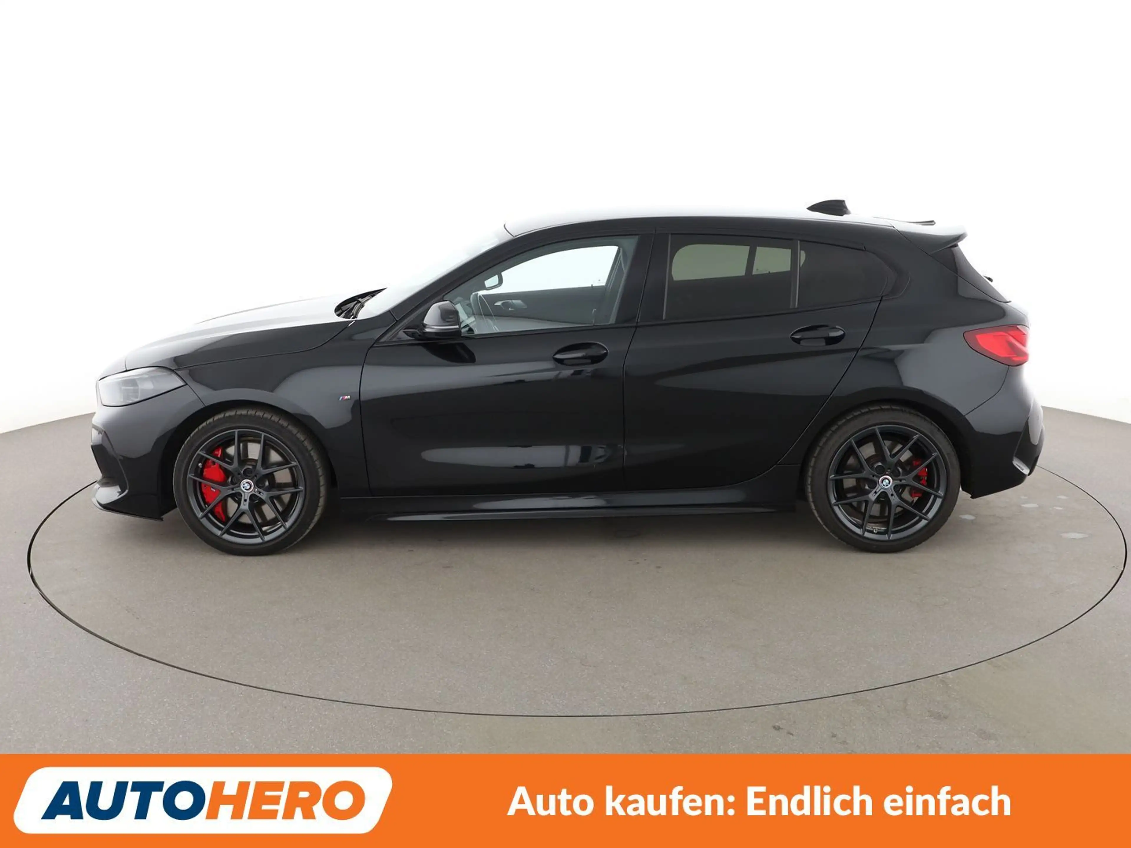 BMW 135 M135i xDrive Color Vision Aut.*NAVI*LED* — photo 3