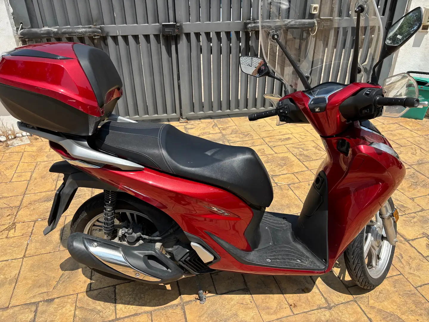 Honda SH 125 Rosso - 2