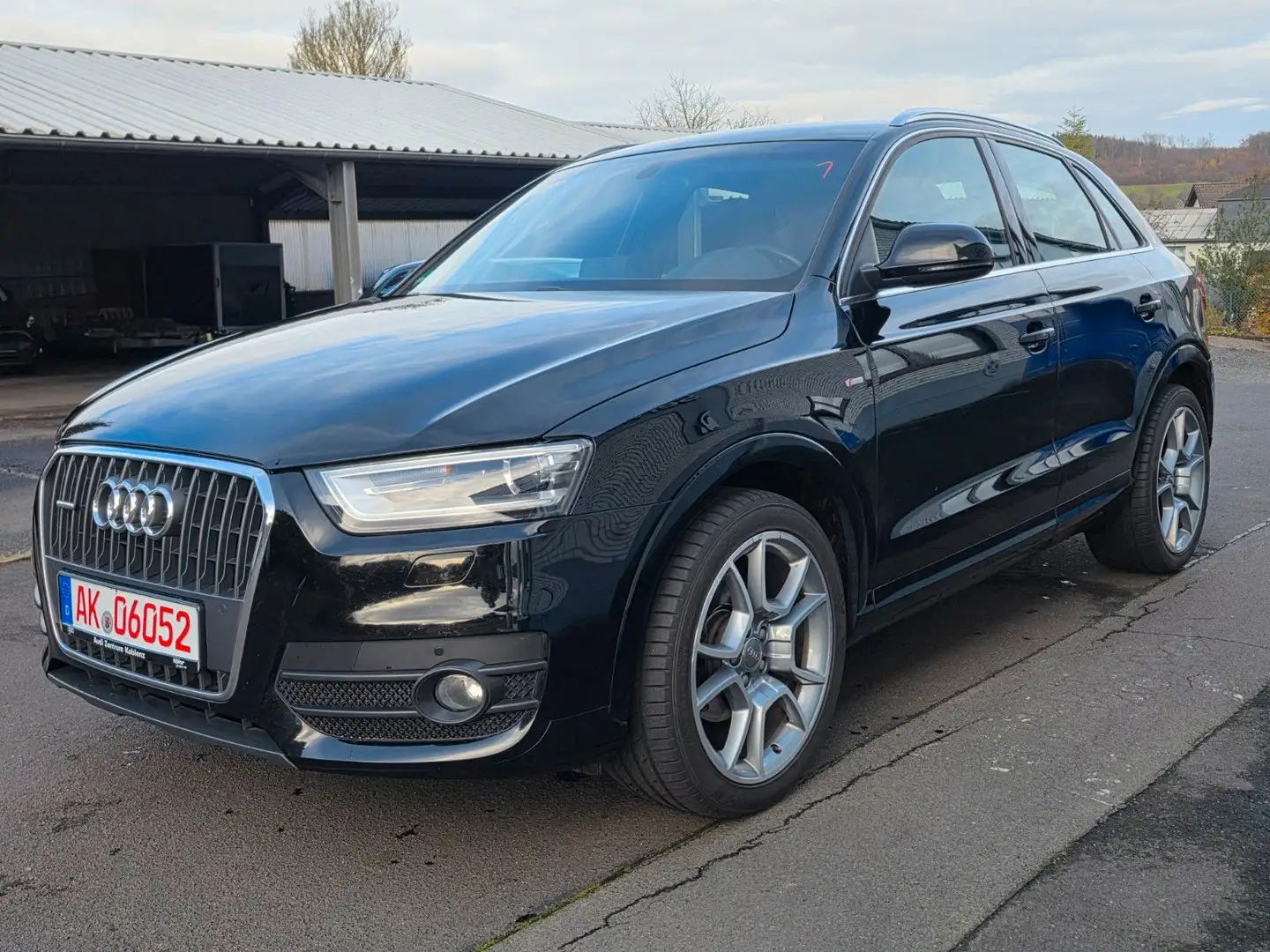Audi Q3 2.0 TDI Quattro 3x S-Line 1.Hand Scheckheft Schwarz - 1