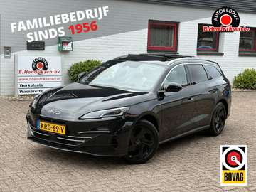 Touring 1.5 DM-i 212PK PHEV Comfort/ Panoramadak/