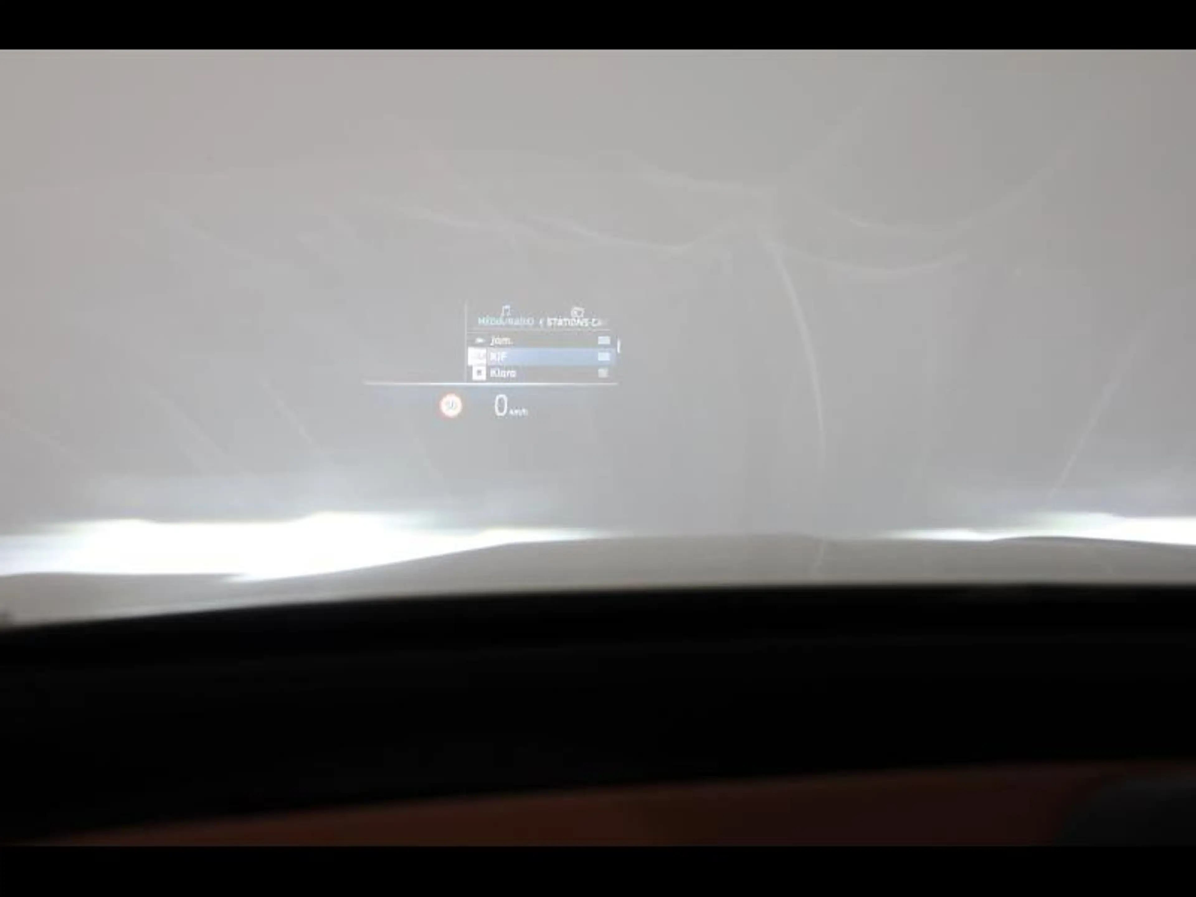 BMW iX xDrive60 Kit M Sport — photo 14